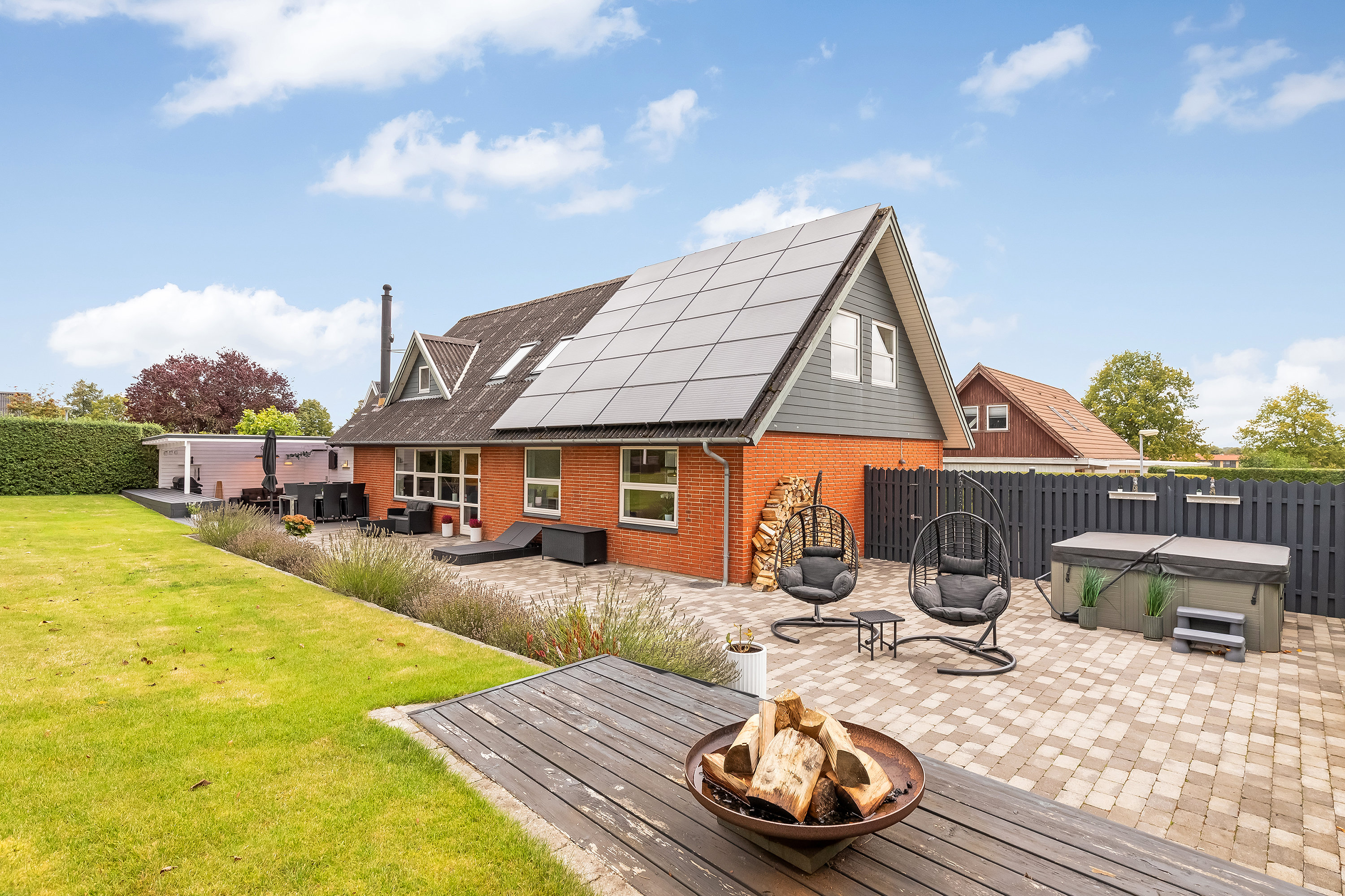 Fremhævet ejendommen billede i fuldskærmstilstand. Billede af Lindegårds Alle 6, 3550 Slangerup