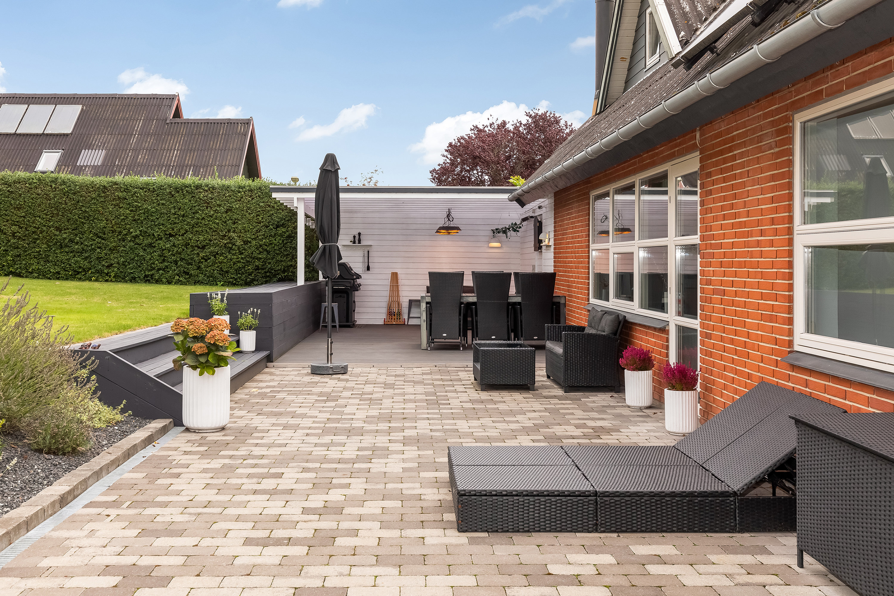 Fremhævet terrasse billede i fuldskærmstilstand. Billede af Lindegårds Alle 6, 3550 Slangerup