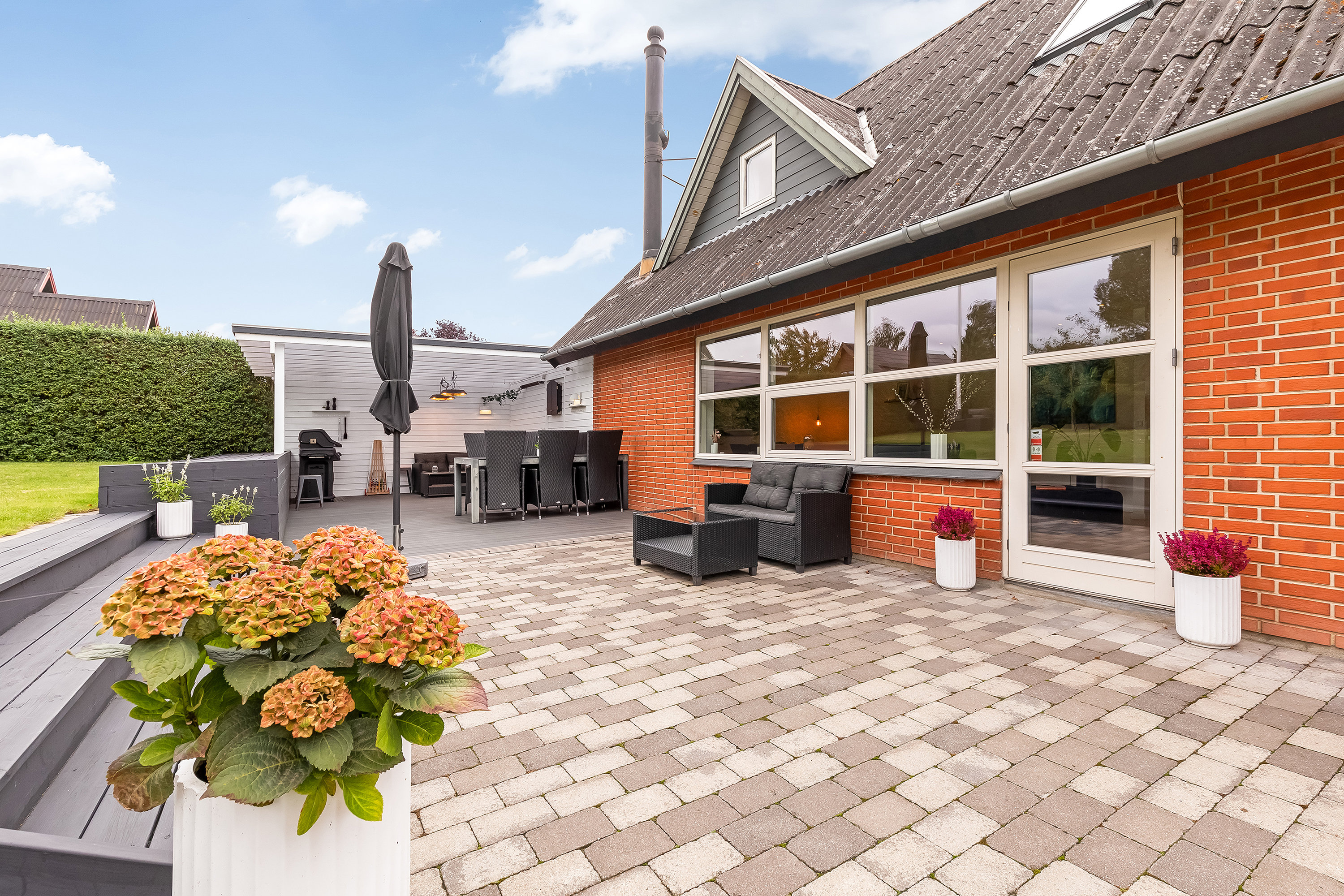 Fremhævet terrasse billede i fuldskærmstilstand. Billede af Lindegårds Alle 6, 3550 Slangerup