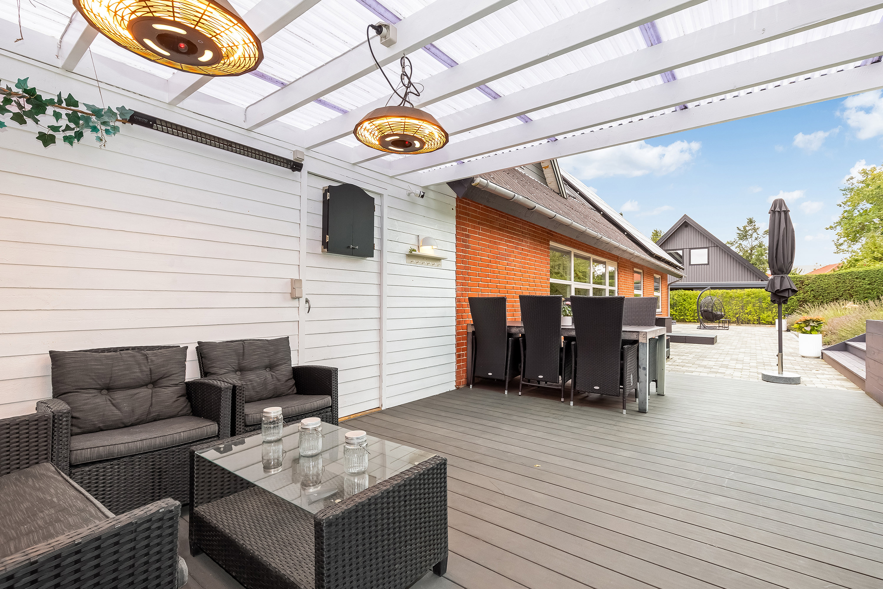 Fremhævet terrasse billede i fuldskærmstilstand. Billede af Lindegårds Alle 6, 3550 Slangerup