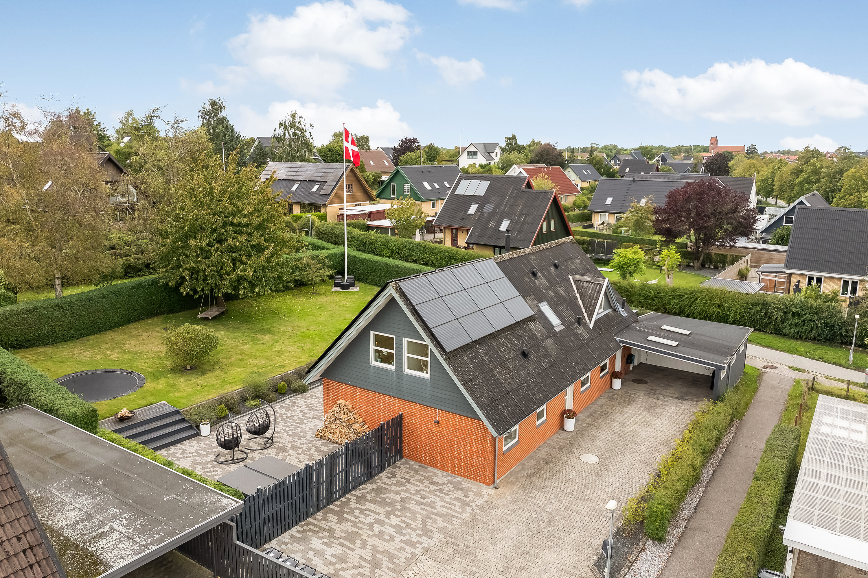 Fremhævet ejendommen billede i fuldskærmstilstand. Billede af Lindegårds Alle 6, 3550 Slangerup