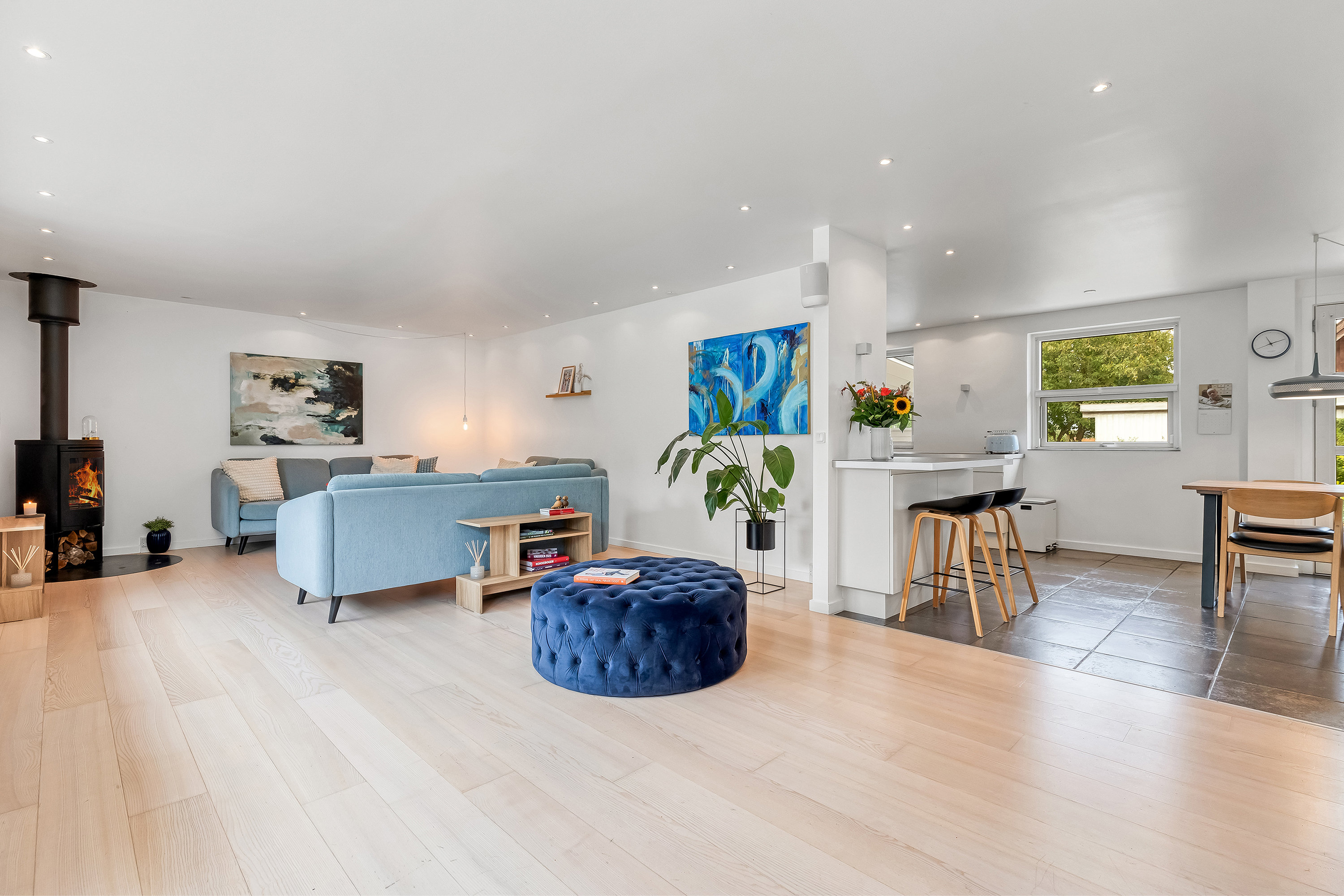 Fremhævet stue billede i fuldskærmstilstand. Billede af Lindegårds Alle 6, 3550 Slangerup