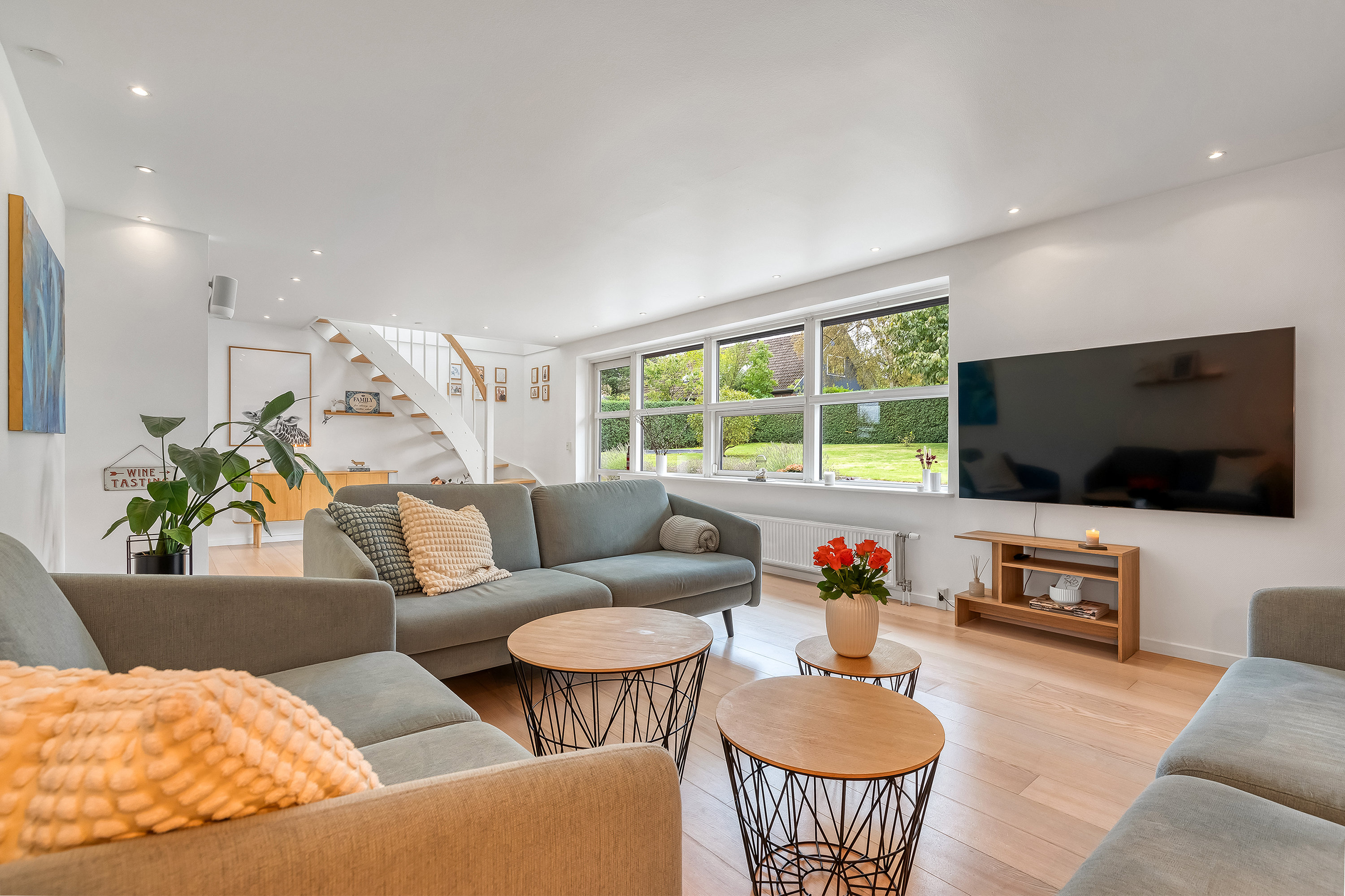 Fremhævet stue billede i fuldskærmstilstand. Billede af Lindegårds Alle 6, 3550 Slangerup