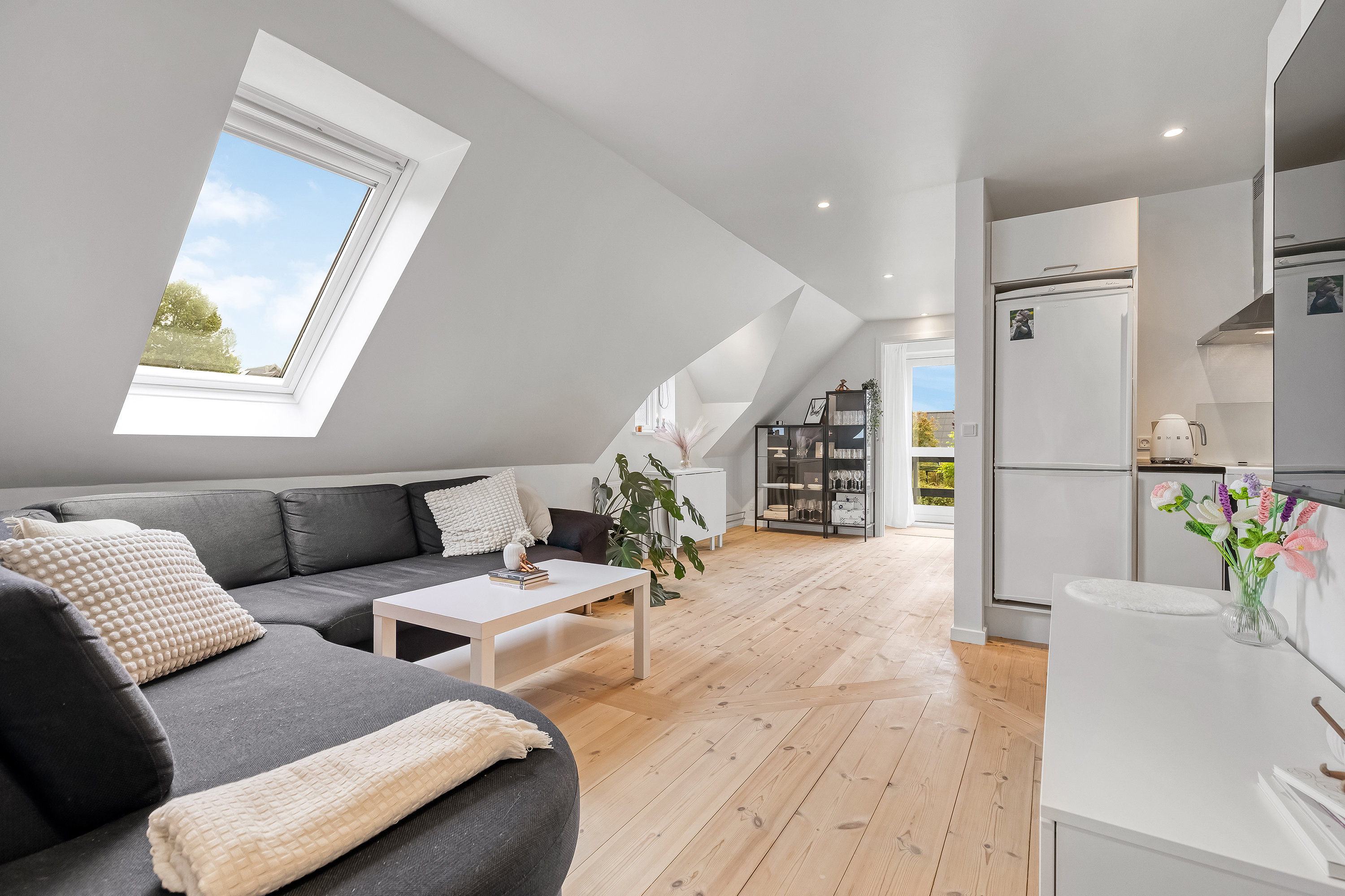 Fremhævet stue billede i fuldskærmstilstand. Billede af Lindegårds Alle 6, 3550 Slangerup