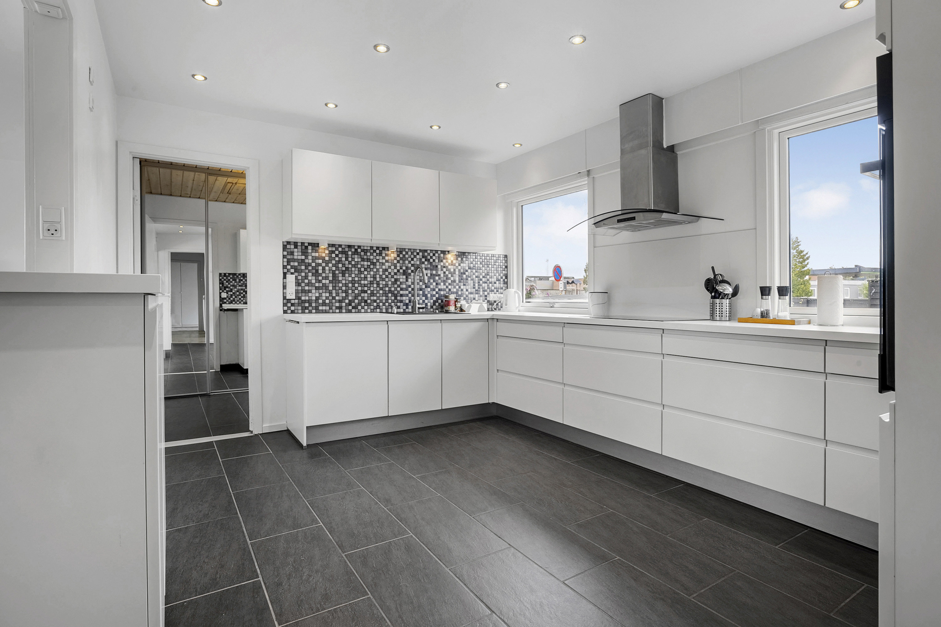 Fremhævet  billede i fuldskærmstilstand. Billede af Skolebakken 60, Nr. Bjert, 6000 Kolding