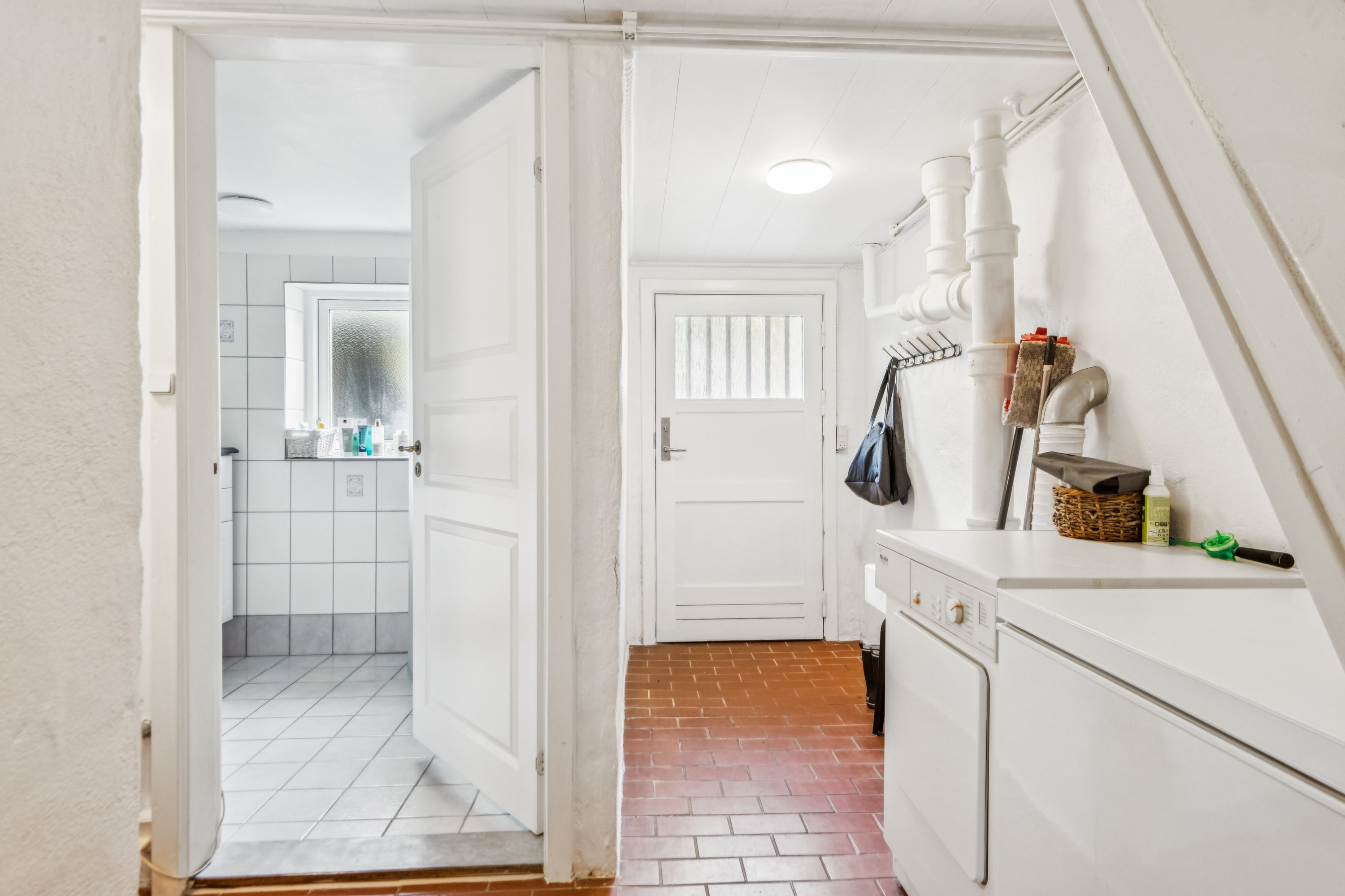 Fremhævet badeværelse billede i fuldskærmstilstand. Billede af Hadsundvej 178, Vejgaard, 9000 Aalborg