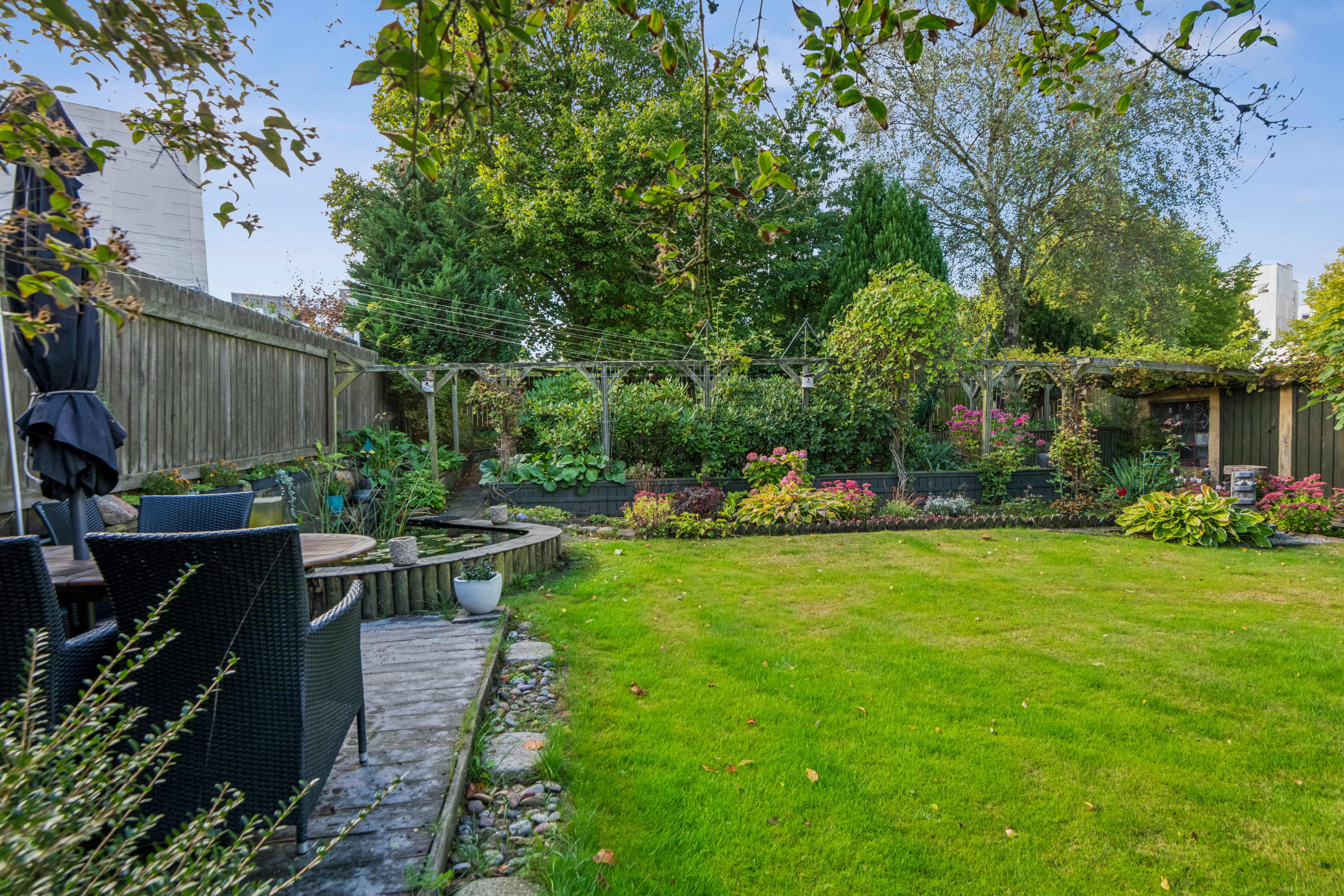 Fremhævet have billede i fuldskærmstilstand. Billede af Hadsundvej 178, Vejgaard, 9000 Aalborg