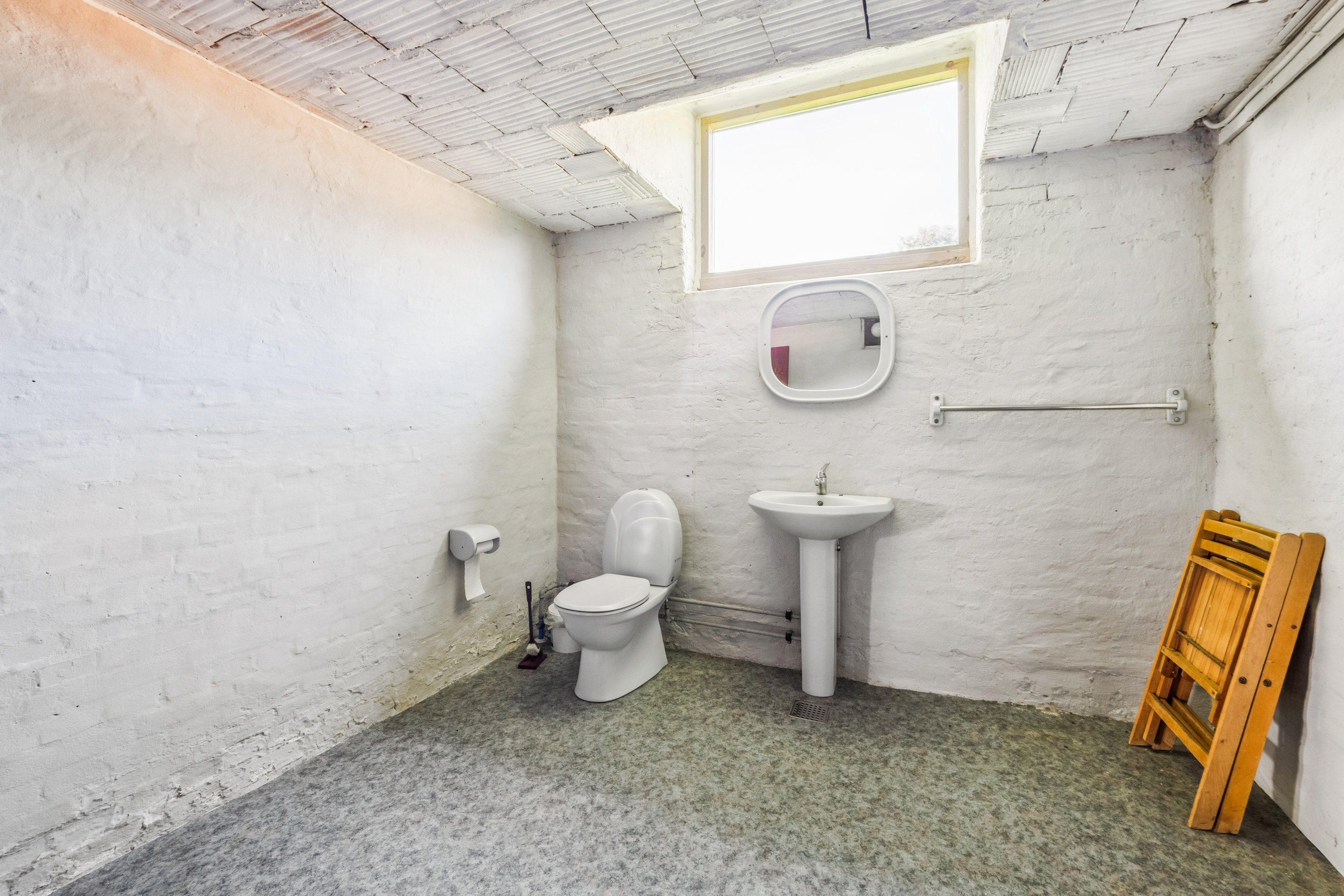 Fremhævet badeværelse billede i fuldskærmstilstand. Billede af Vinkelvej 21, Nr. Søby, 7840 Højslev