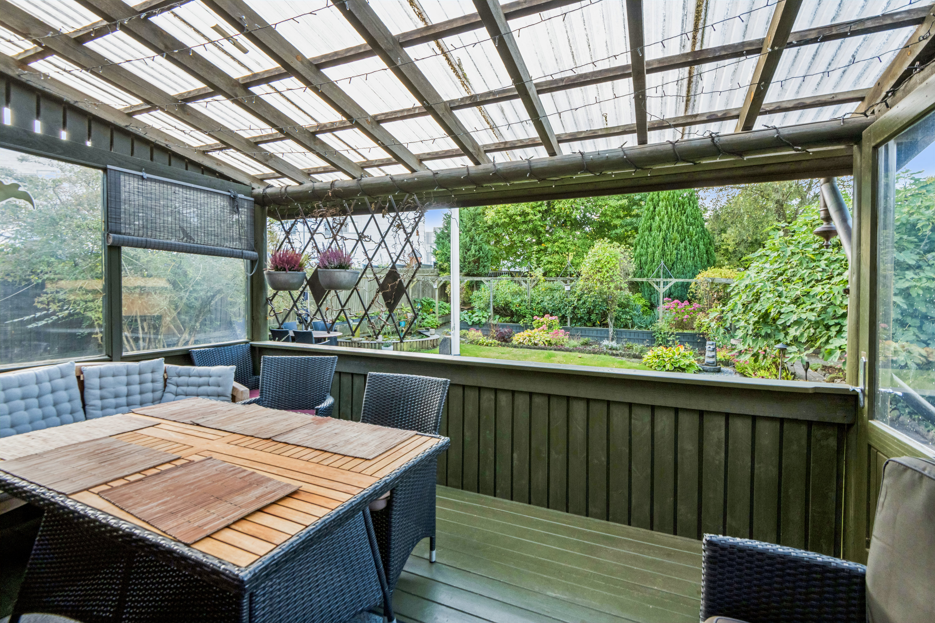 Fremhævet terrasse billede i fuldskærmstilstand. Billede af Hadsundvej 178, Vejgaard, 9000 Aalborg