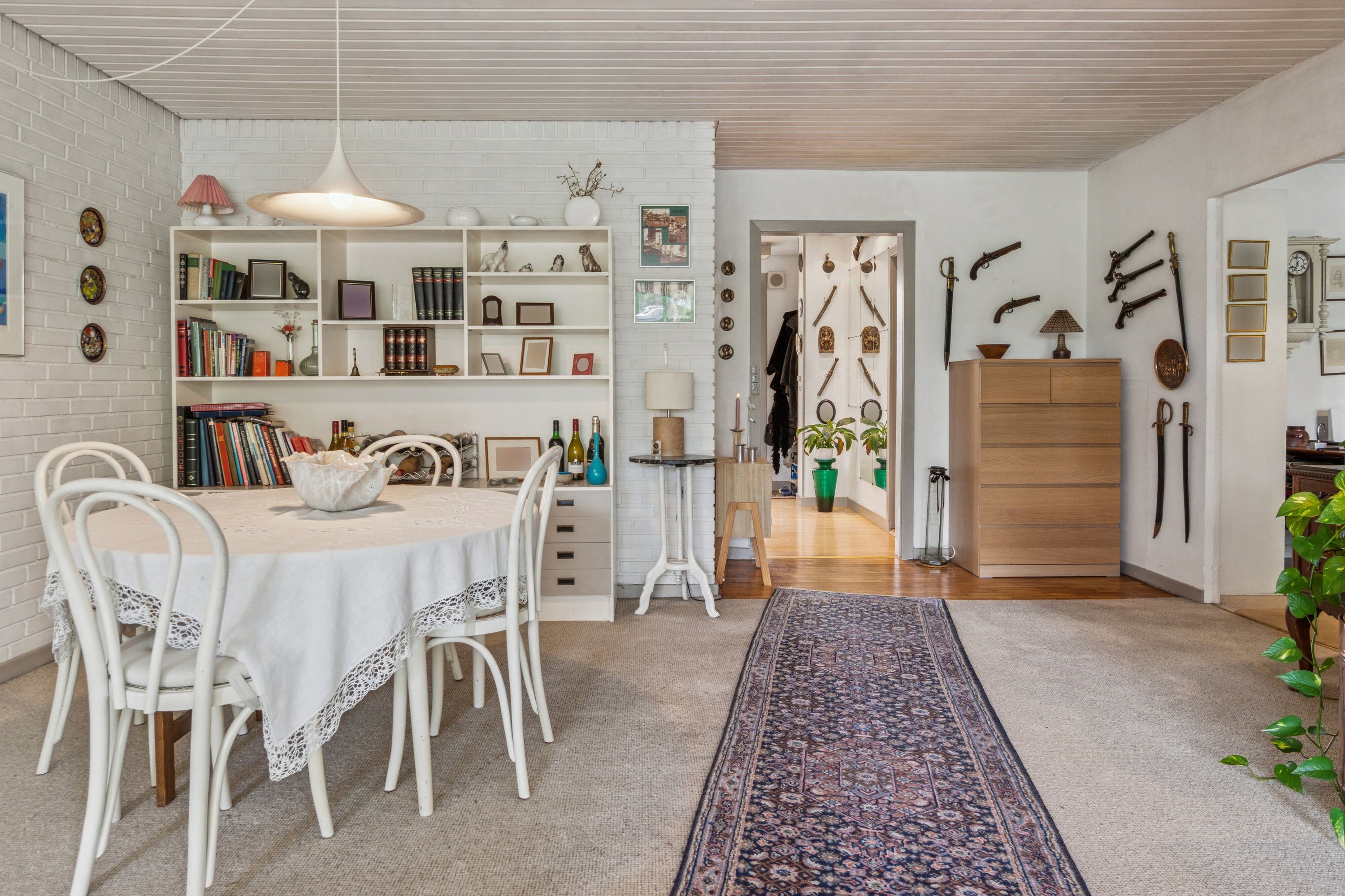 Fremhævet stue billede i fuldskærmstilstand. Billede af Engstrupgårdsvej 7, 2650 Hvidovre