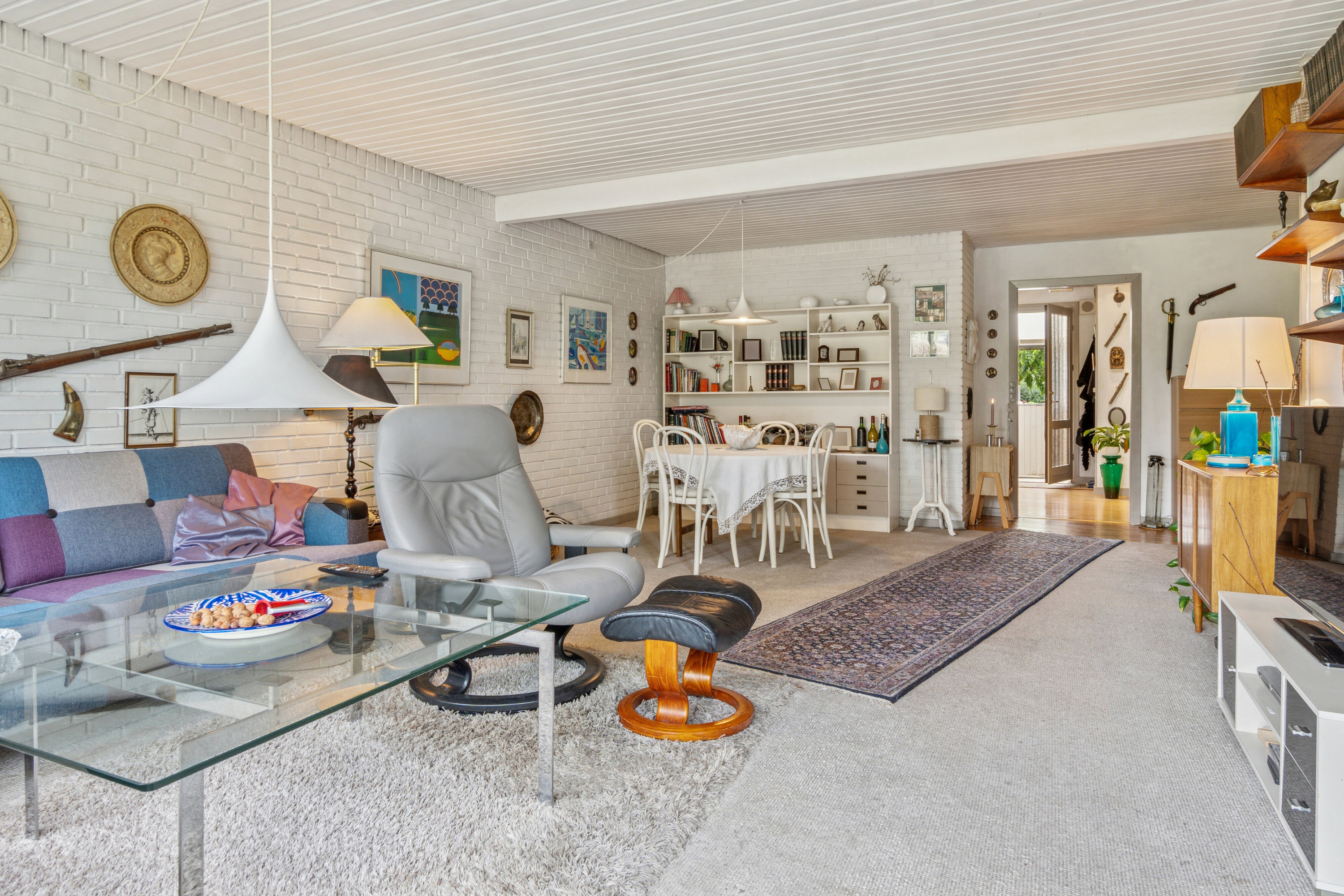 Fremhævet stue billede i fuldskærmstilstand. Billede af Engstrupgårdsvej 7, 2650 Hvidovre