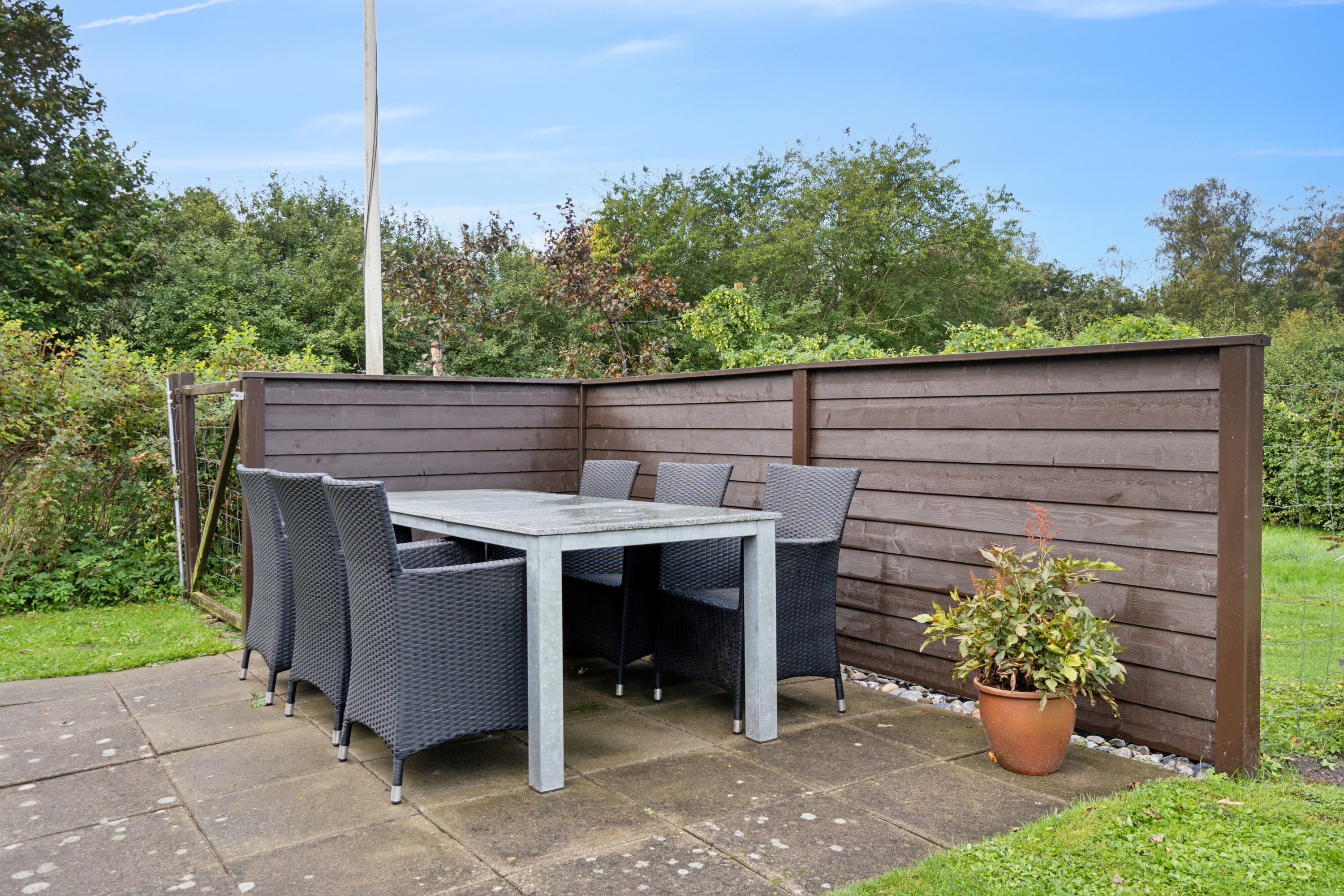 Fremhævet terrasse billede i fuldskærmstilstand. Billede af Østre Strand 183, Kobæk, 4230 Skælskør