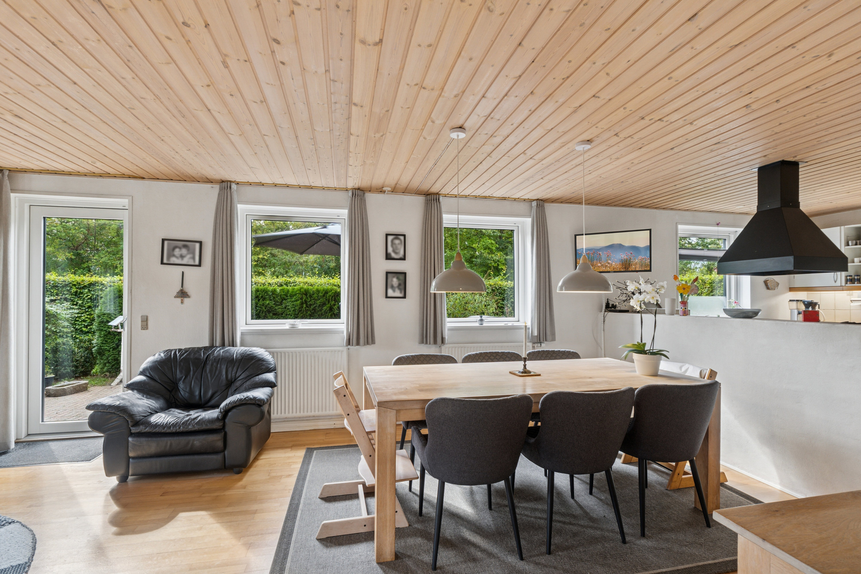 Fremhævet spisestue billede i fuldskærmstilstand. Billede af Horsholmstræde 8, 2620 Albertslund