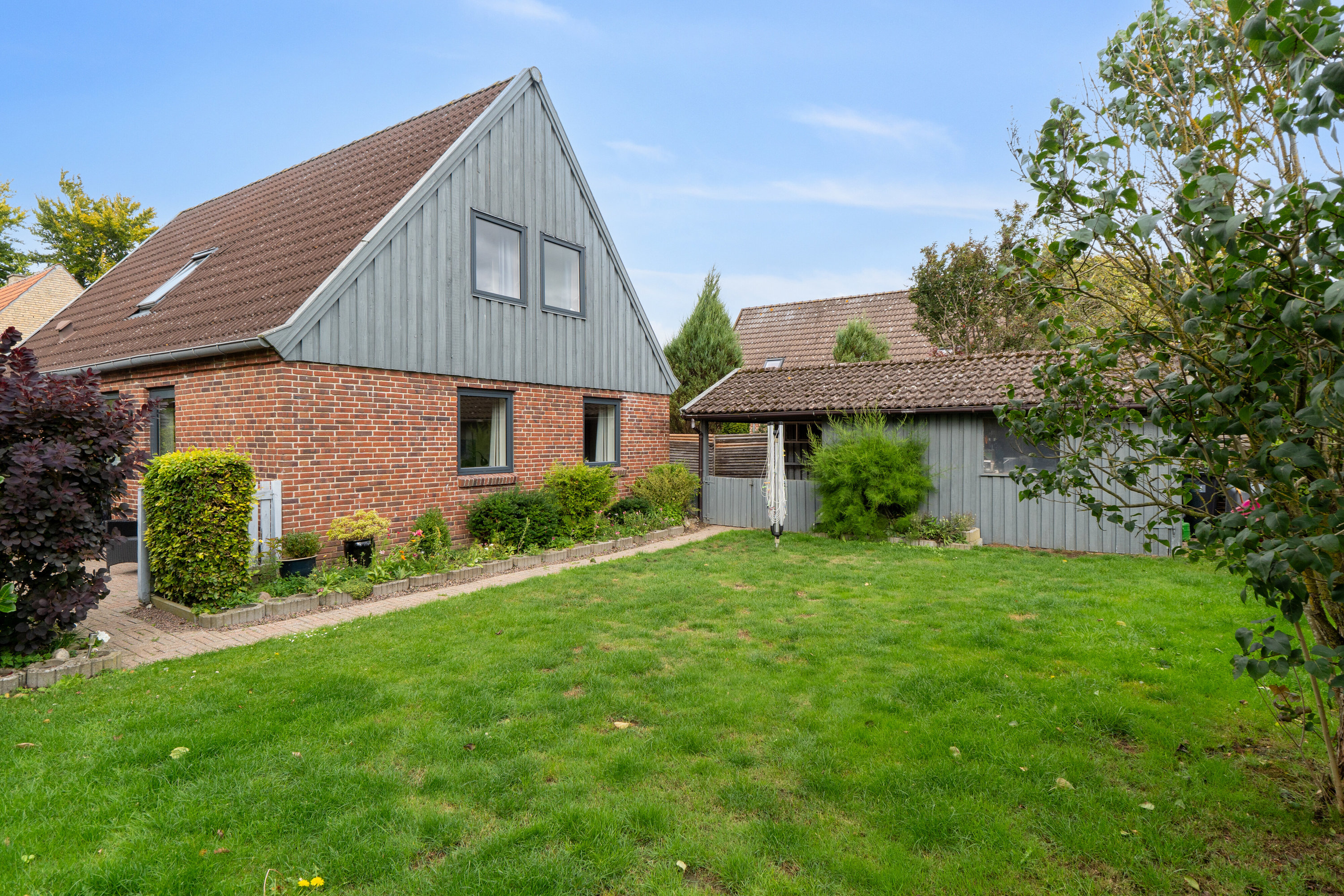 Fremhævet set fra haven billede i fuldskærmstilstand. Billede af Horsholmstræde 8, 2620 Albertslund