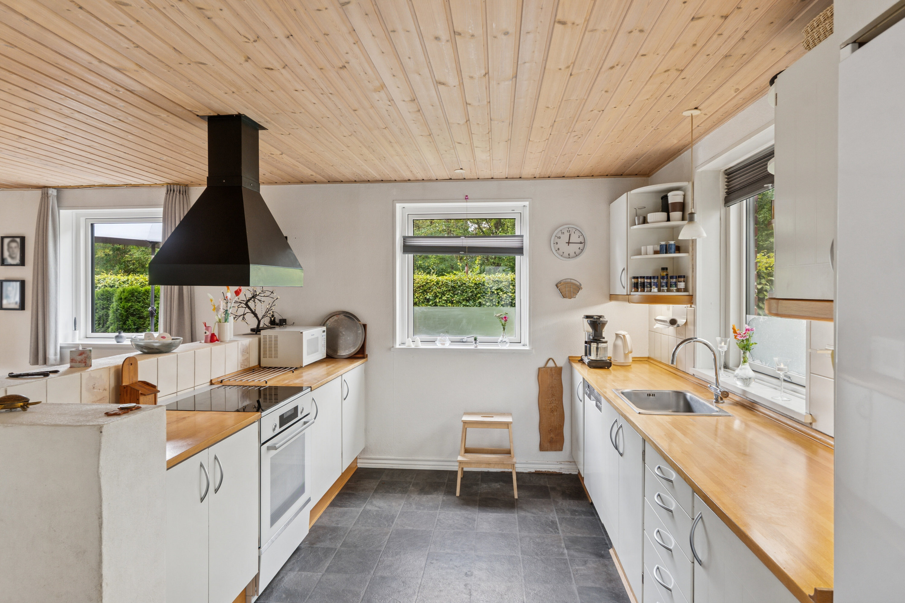 Fremhævet køkken billede i fuldskærmstilstand. Billede af Horsholmstræde 8, 2620 Albertslund