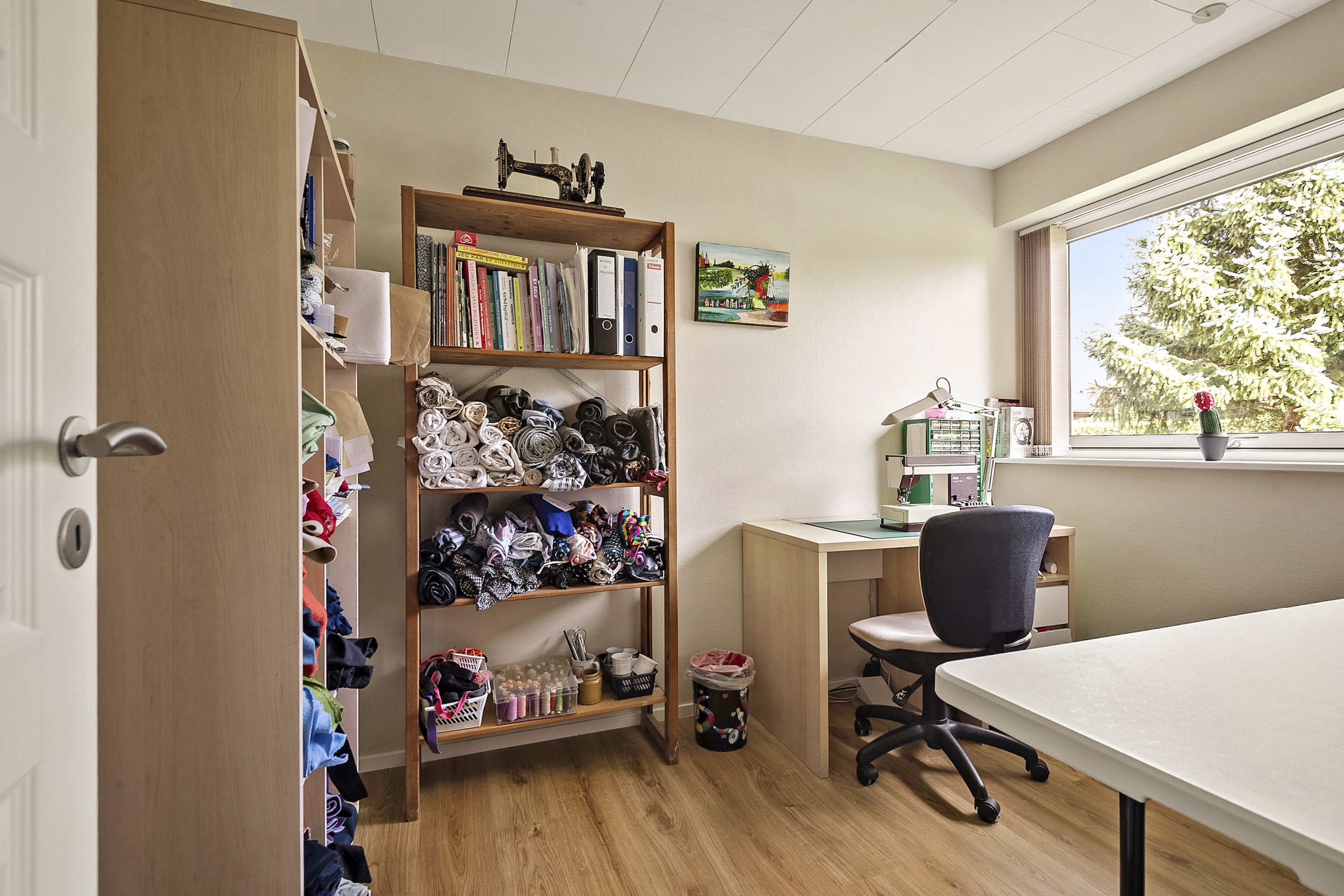 Fremhævet kontor billede i fuldskærmstilstand. Billede af Porsevej 18, Horne, 6800 Varde