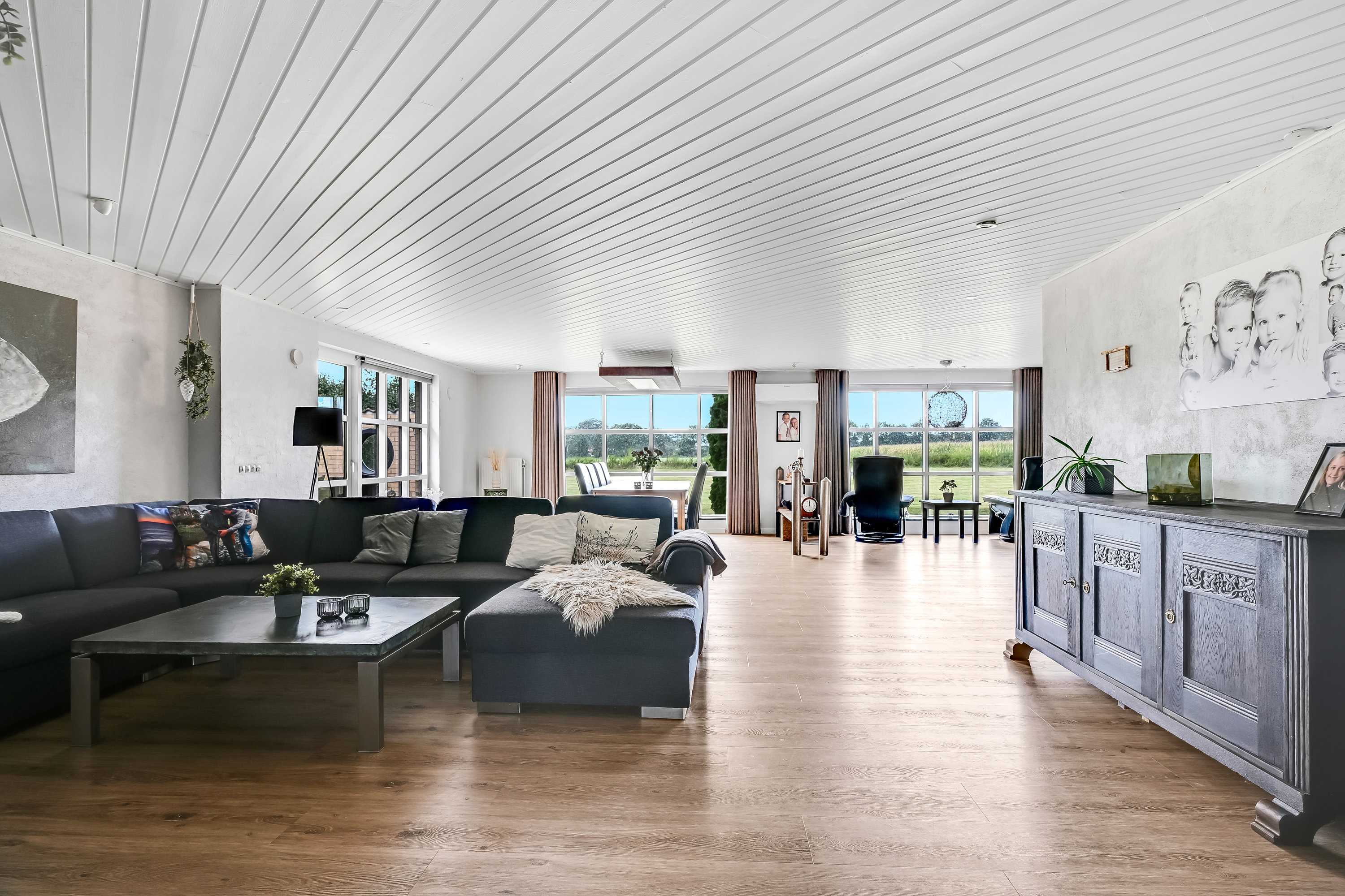 Fremhævet stue billede i fuldskærmstilstand. Billede af Huginsvej 3, 7200 Grindsted