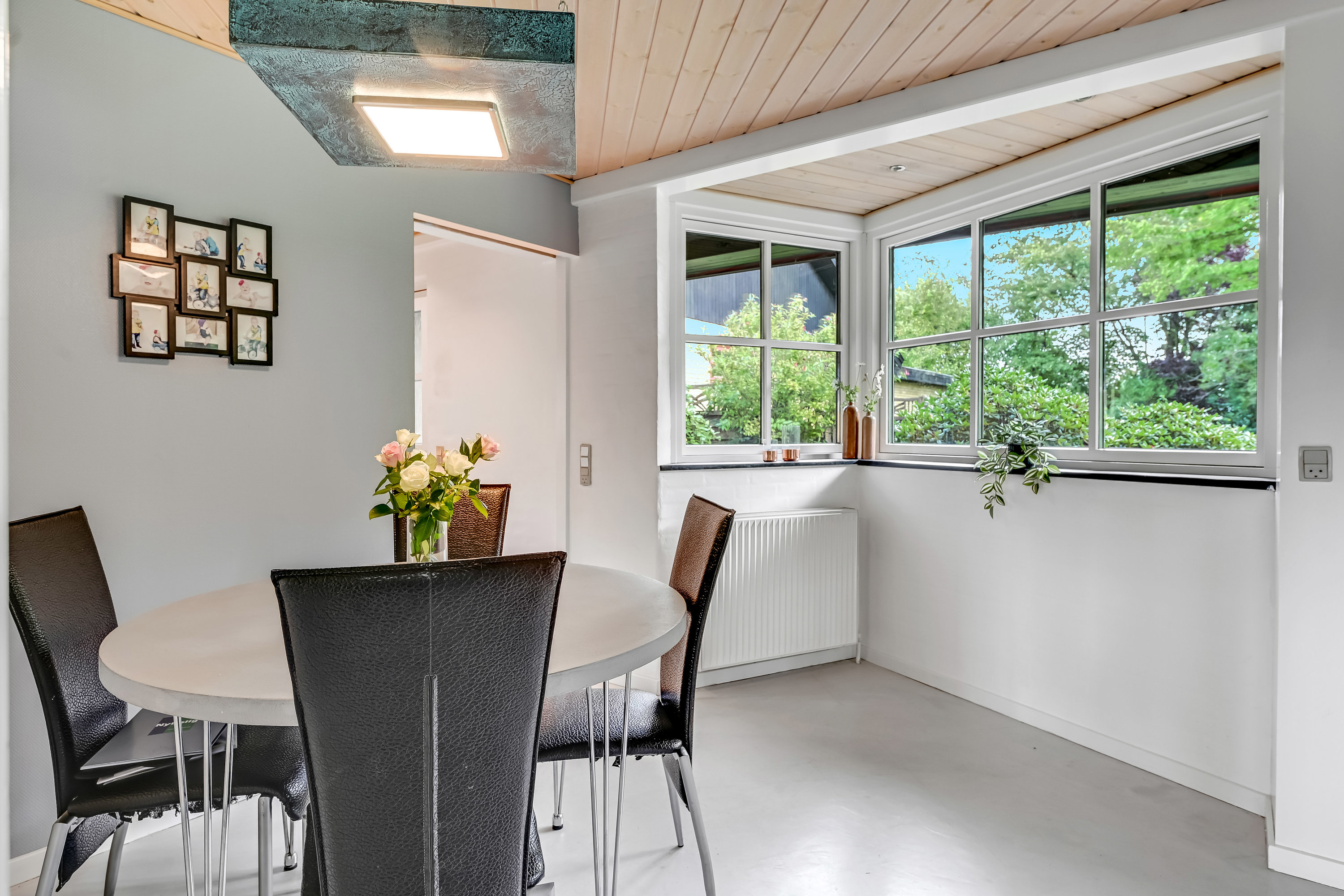 Fremhævet stue billede i fuldskærmstilstand. Billede af Huginsvej 3, 7200 Grindsted