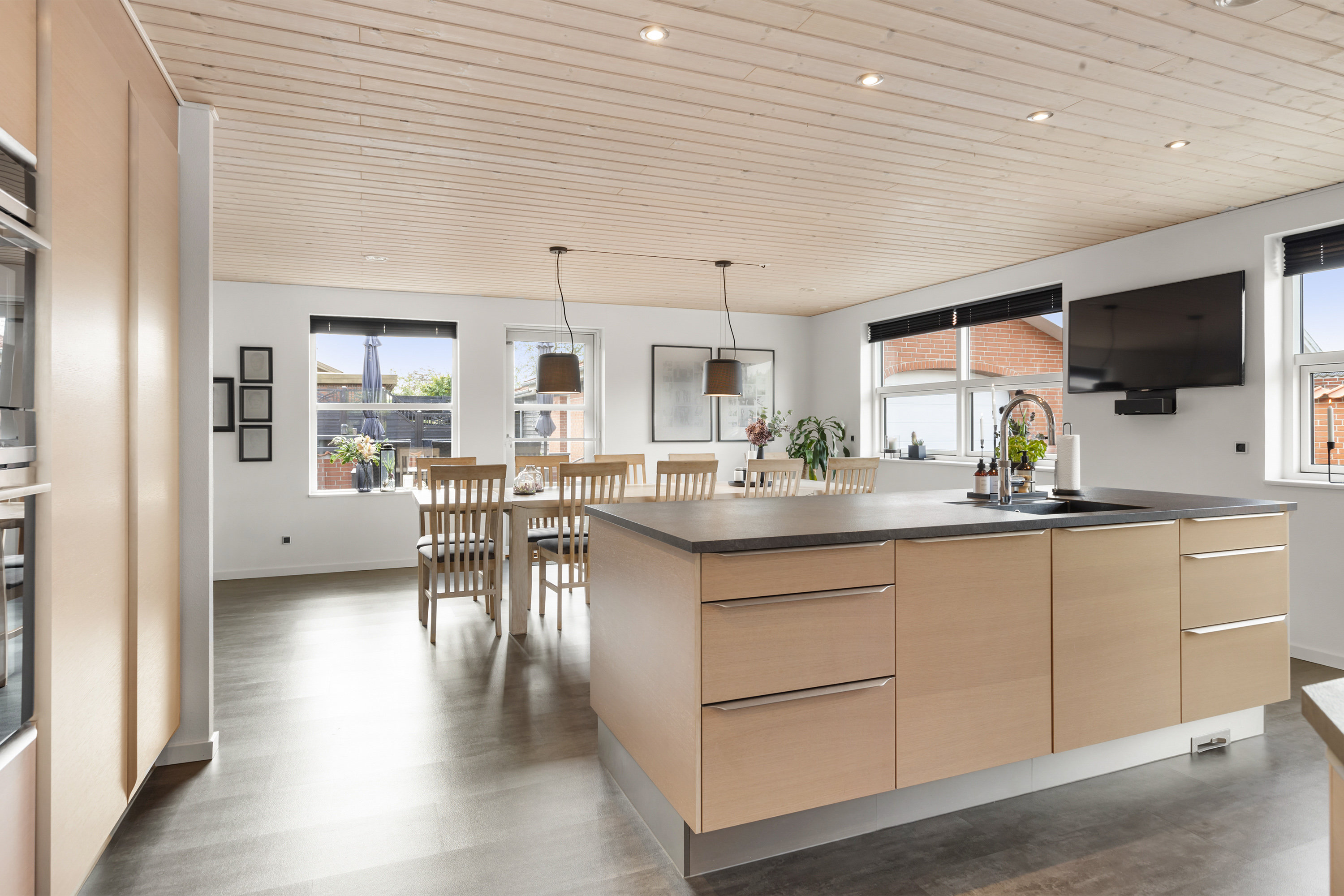 Fremhævet køkken billede i fuldskærmstilstand. Billede af Valgårdsvej 16, V Hornum, 9640 Farsø