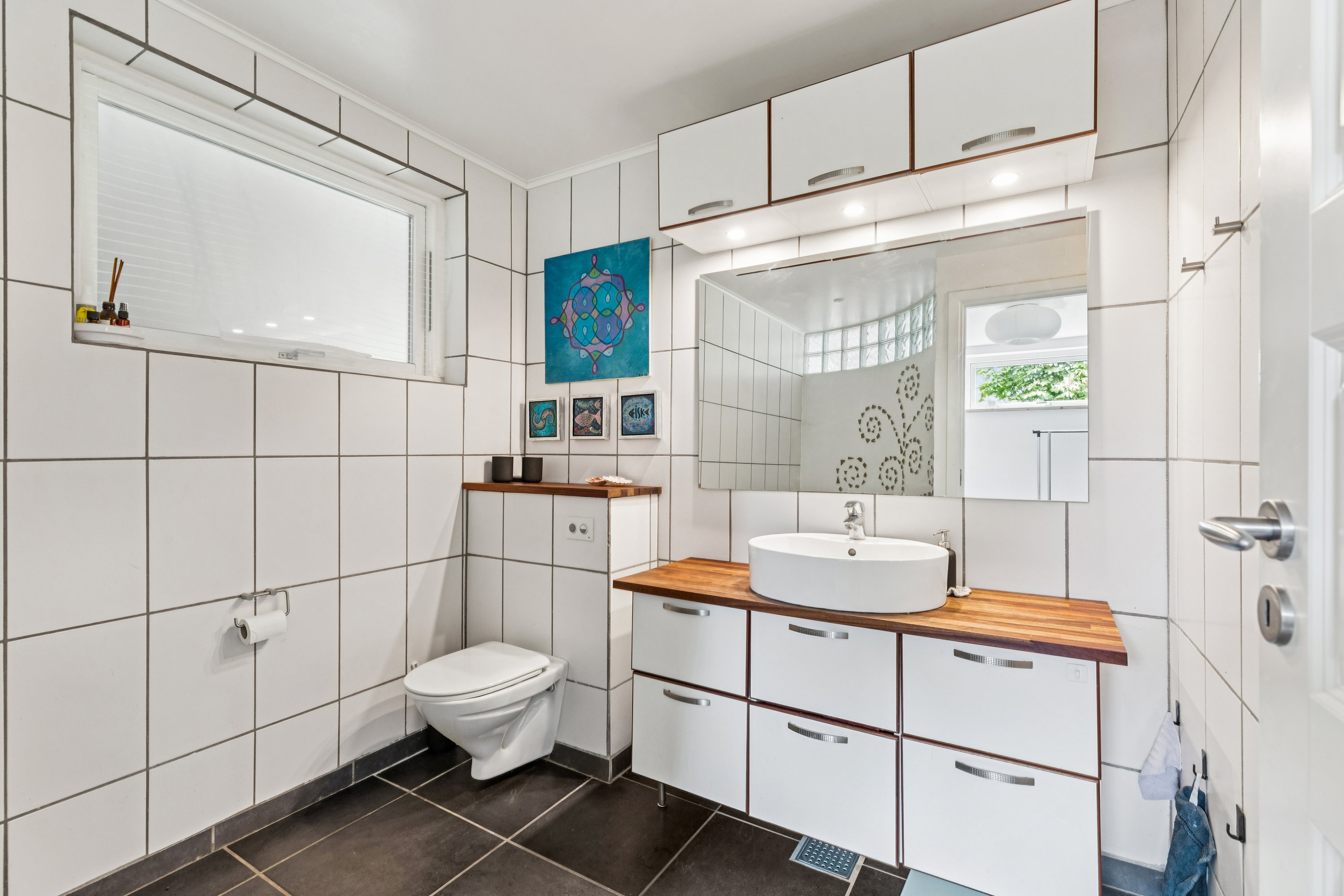 Fremhævet badeværelse billede i fuldskærmstilstand. Billede af Åtoften 17B, Sengeløse, 2630 Taastrup