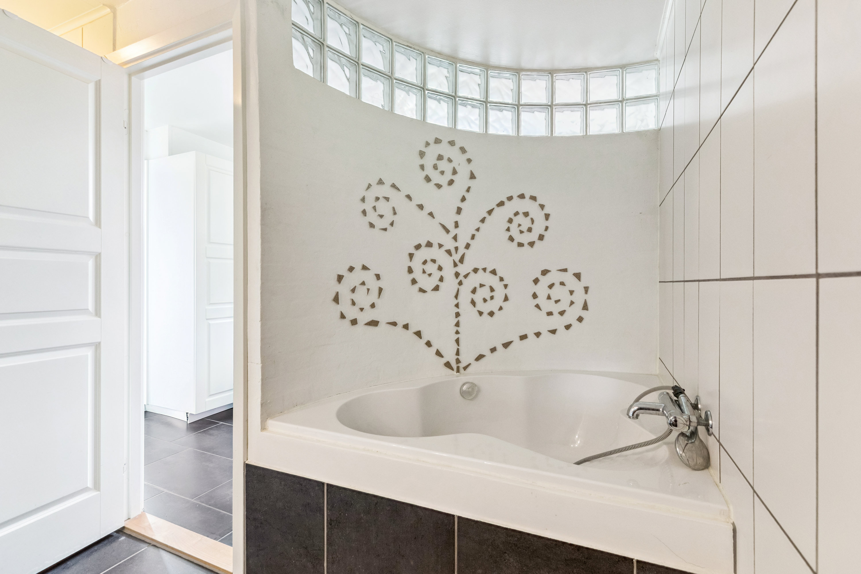 Fremhævet badeværelse billede i fuldskærmstilstand. Billede af Åtoften 17B, Sengeløse, 2630 Taastrup