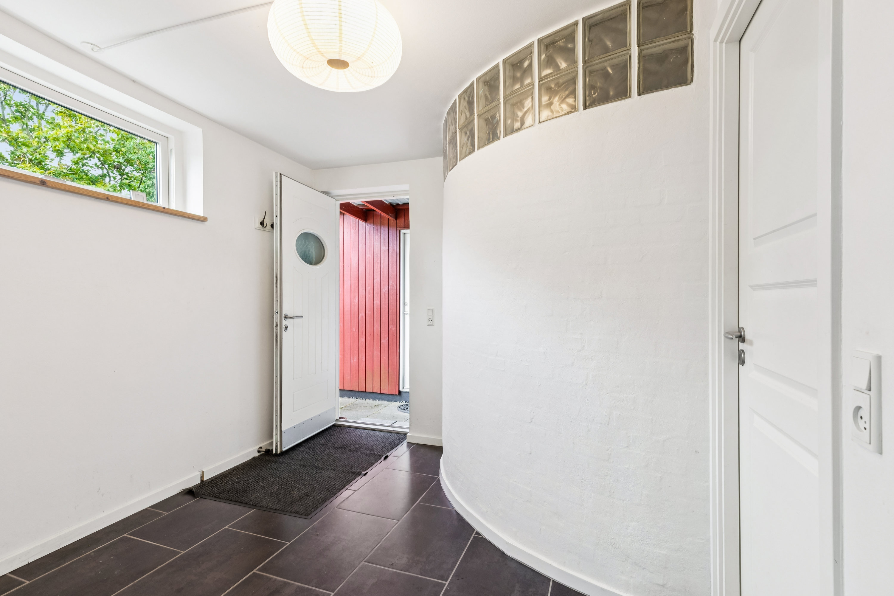 Fremhævet entré billede i fuldskærmstilstand. Billede af Åtoften 17B, Sengeløse, 2630 Taastrup