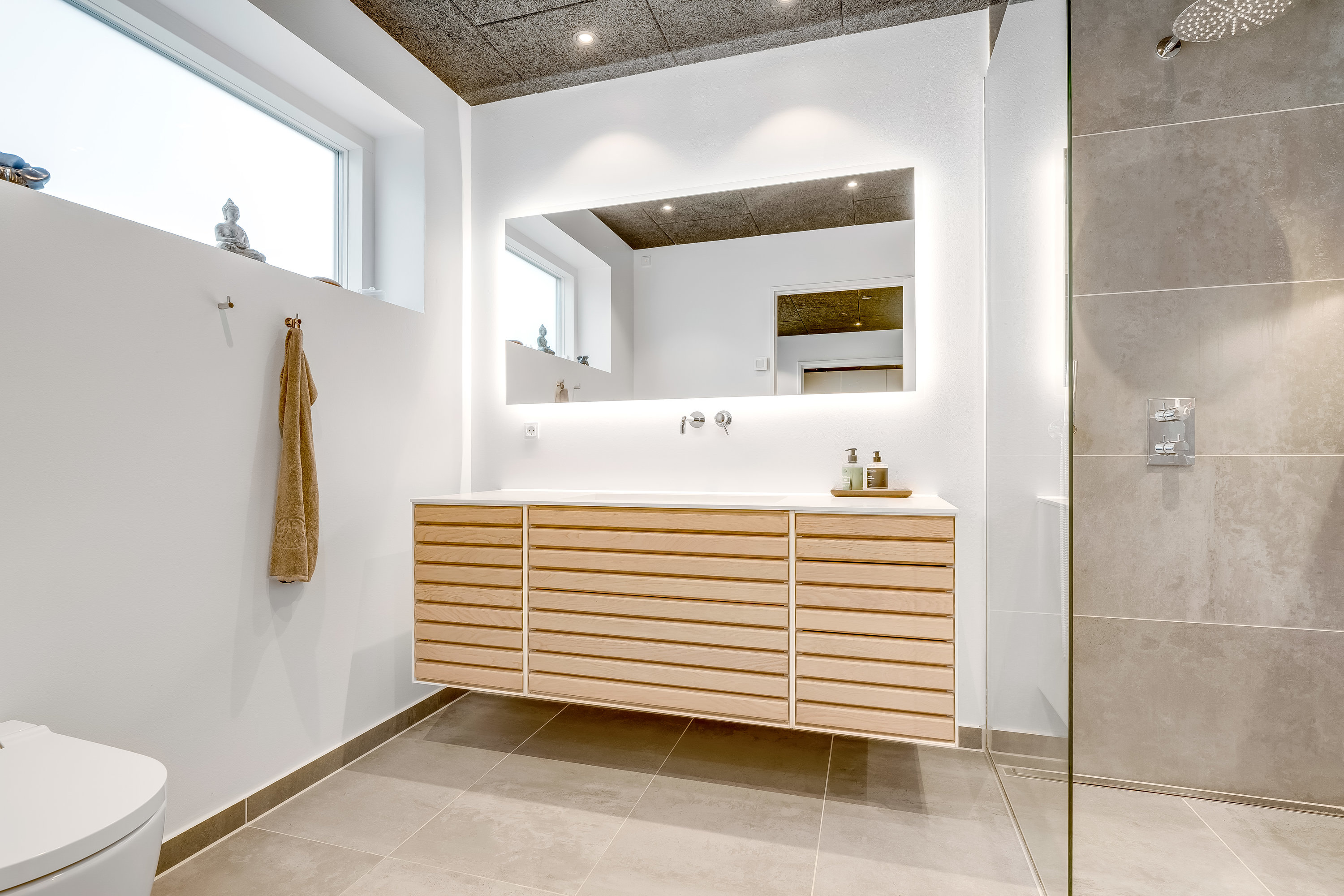 Fremhævet badeværelse billede i fuldskærmstilstand. Billede af Cirkelbuen 26, 3400 Hillerød