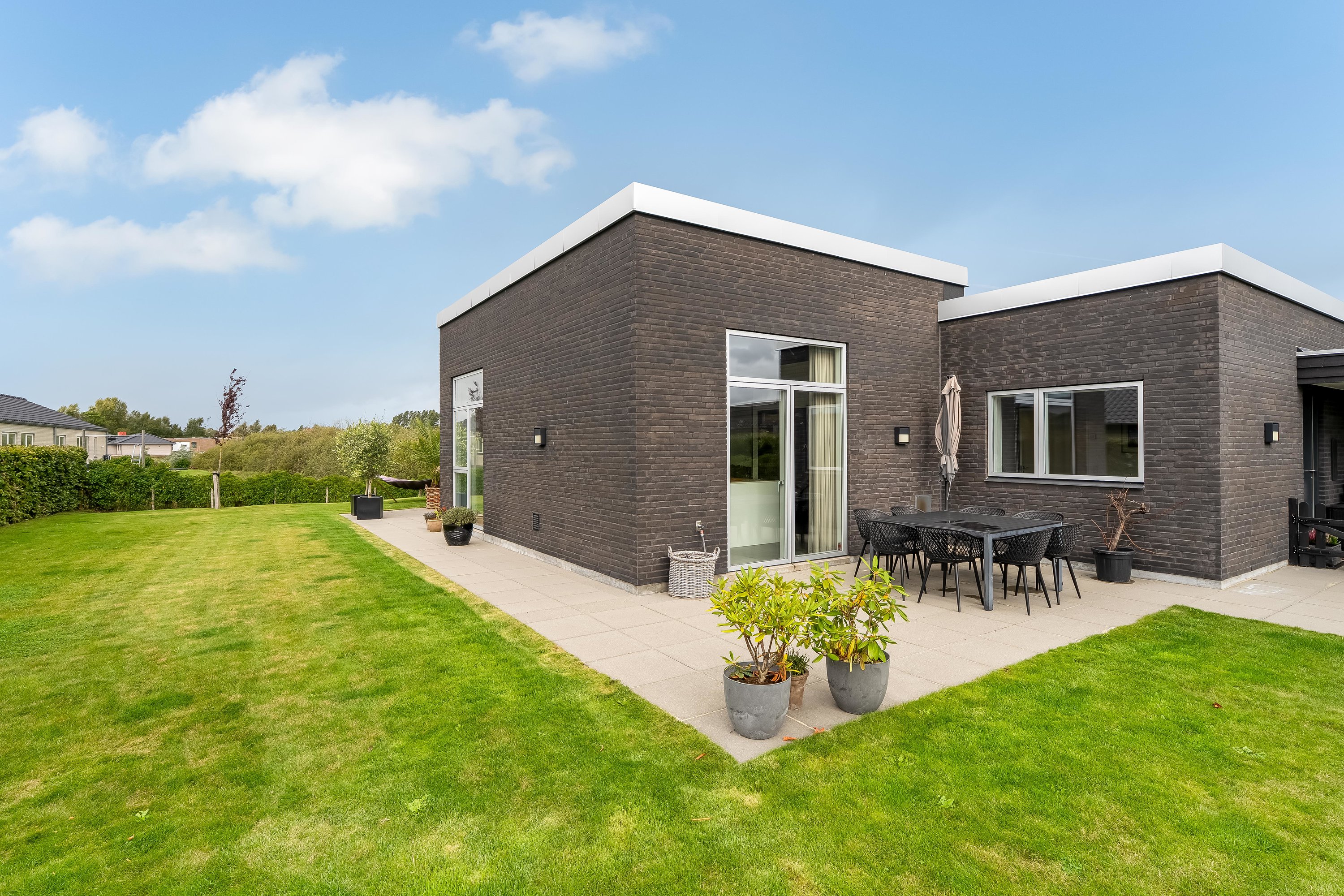 Fremhævet facade billede i fuldskærmstilstand. Billede af Cirkelbuen 26, 3400 Hillerød