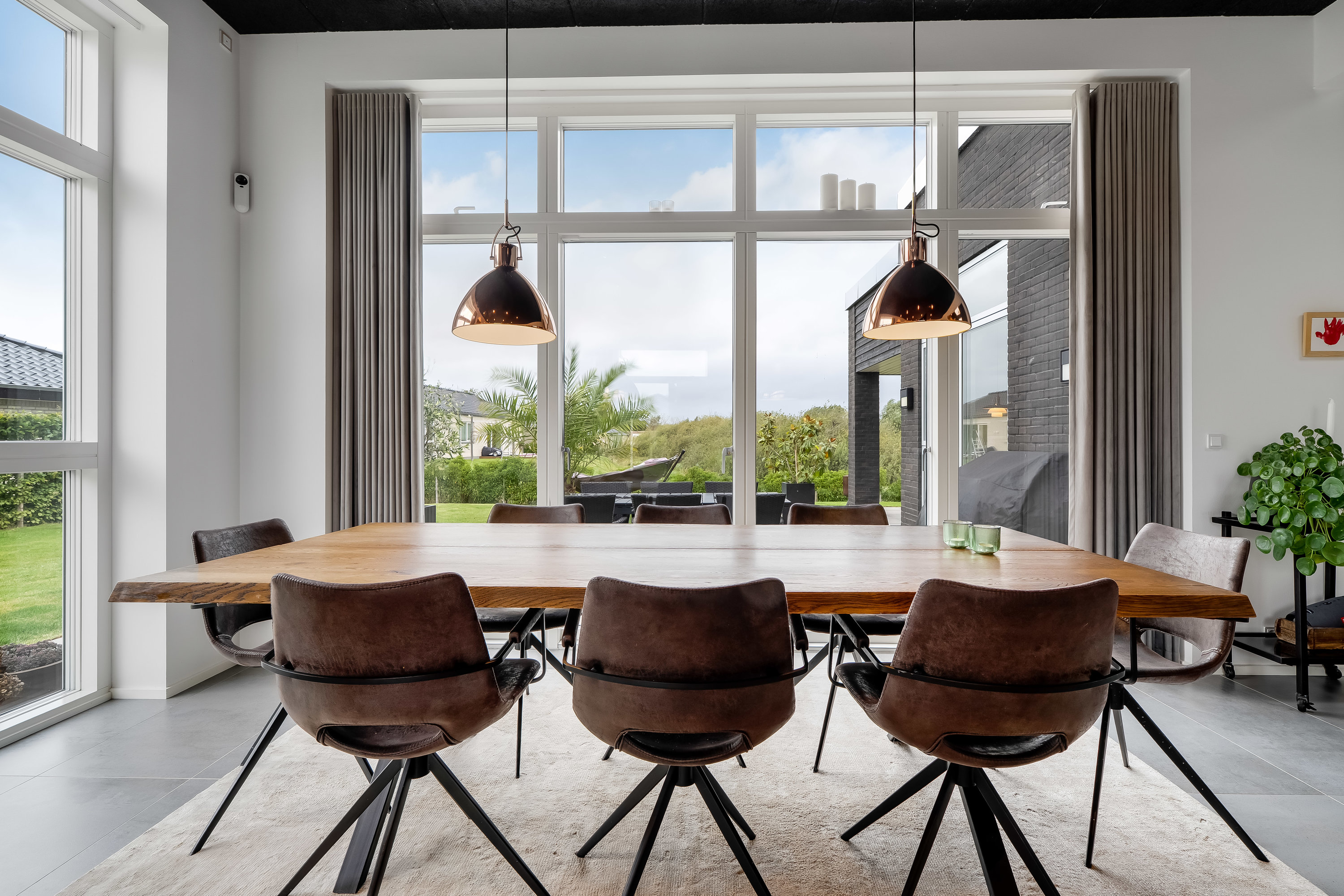 Fremhævet stue billede i fuldskærmstilstand. Billede af Cirkelbuen 26, 3400 Hillerød