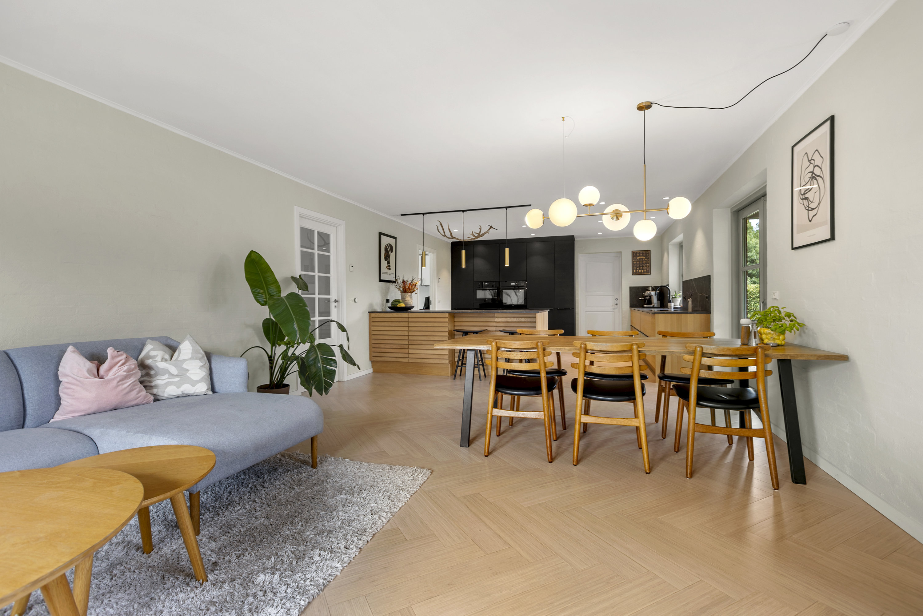 Fremhævet stue billede i fuldskærmstilstand. Billede af Bredholmsvej 6, 4180 Sorø