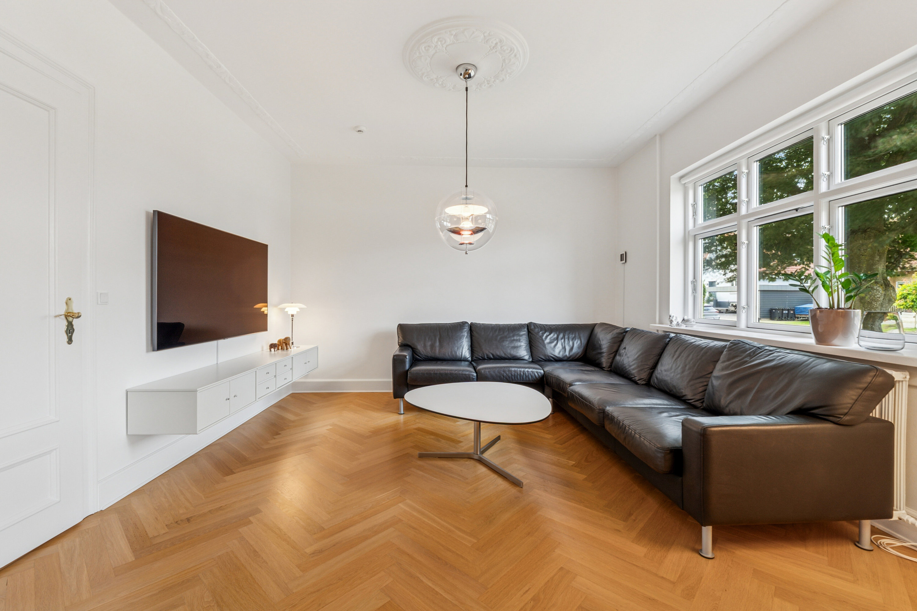 Fremhævet stue billede i fuldskærmstilstand. Billede af Rønningevej 6, 5550 Langeskov