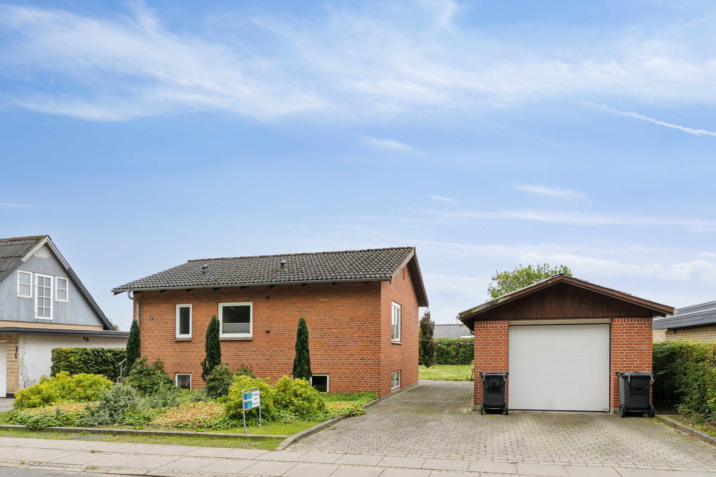 Fremhævet set fra vejen billede i fuldskærmstilstand. Billede af Halvorsmindevej 9, 9800 Hjørring