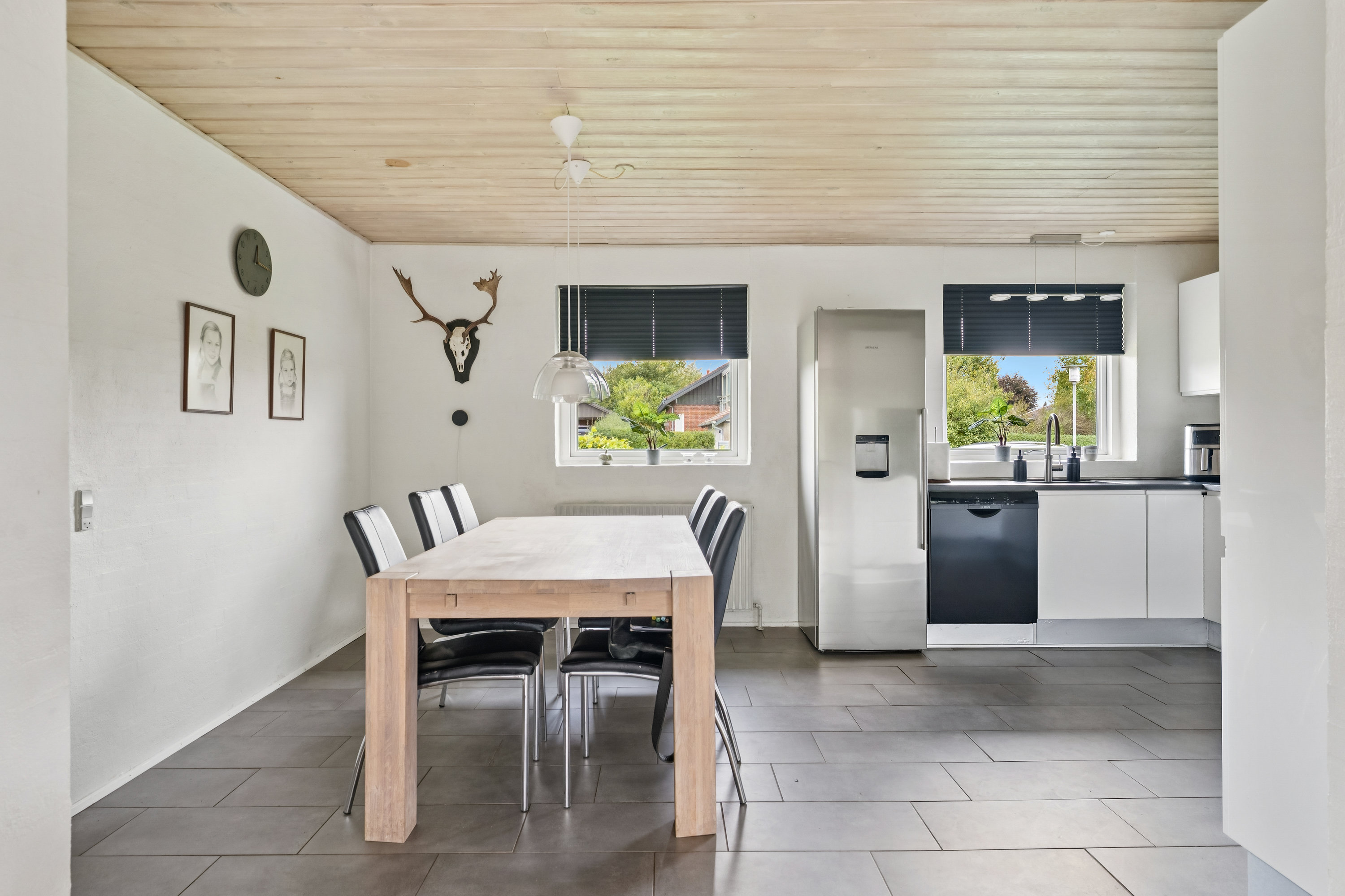 Fremhævet stue billede i fuldskærmstilstand. Billede af Orgelvej 22, 8940 Randers SV