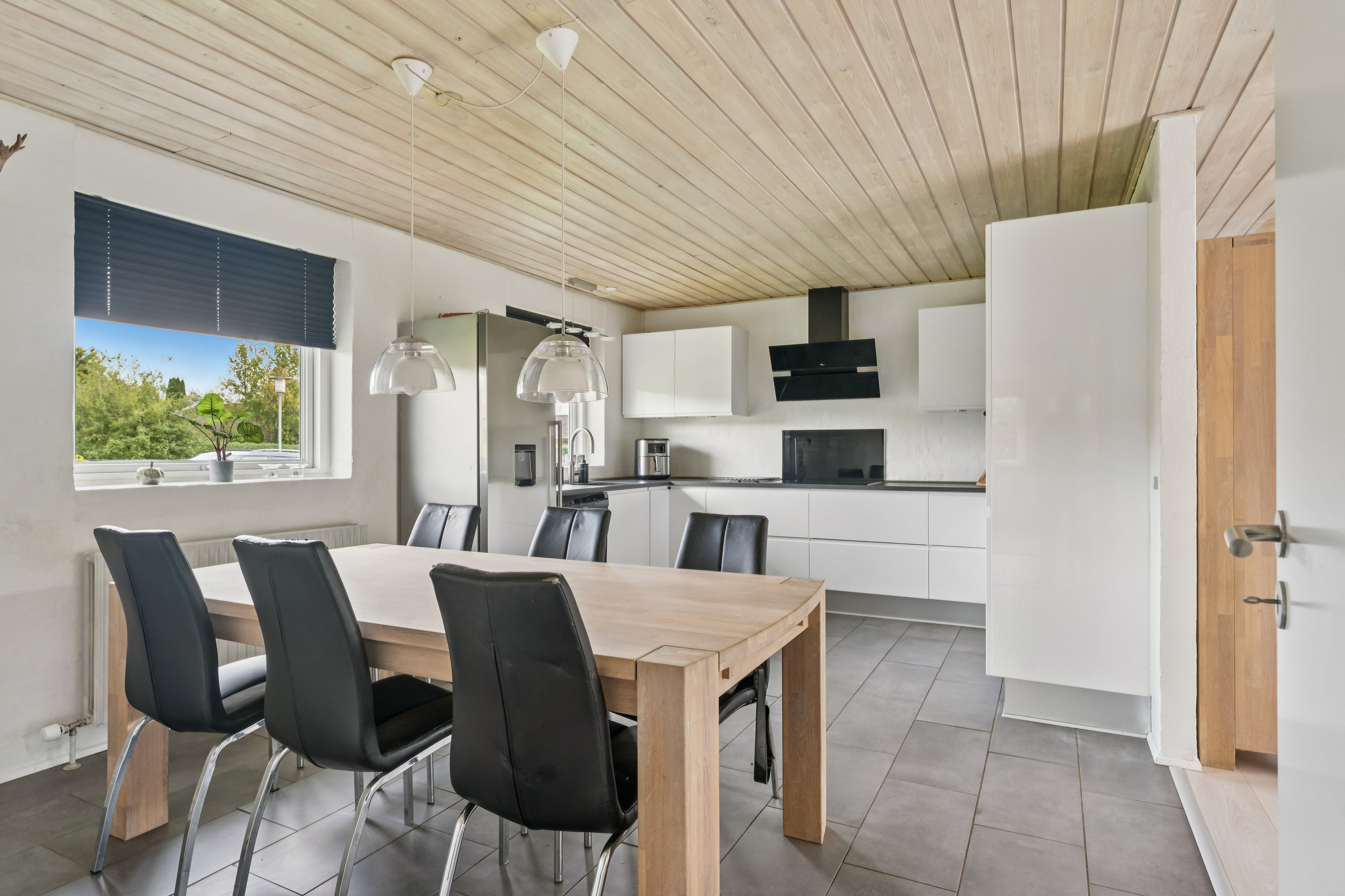 Fremhævet stue billede i fuldskærmstilstand. Billede af Orgelvej 22, 8940 Randers SV