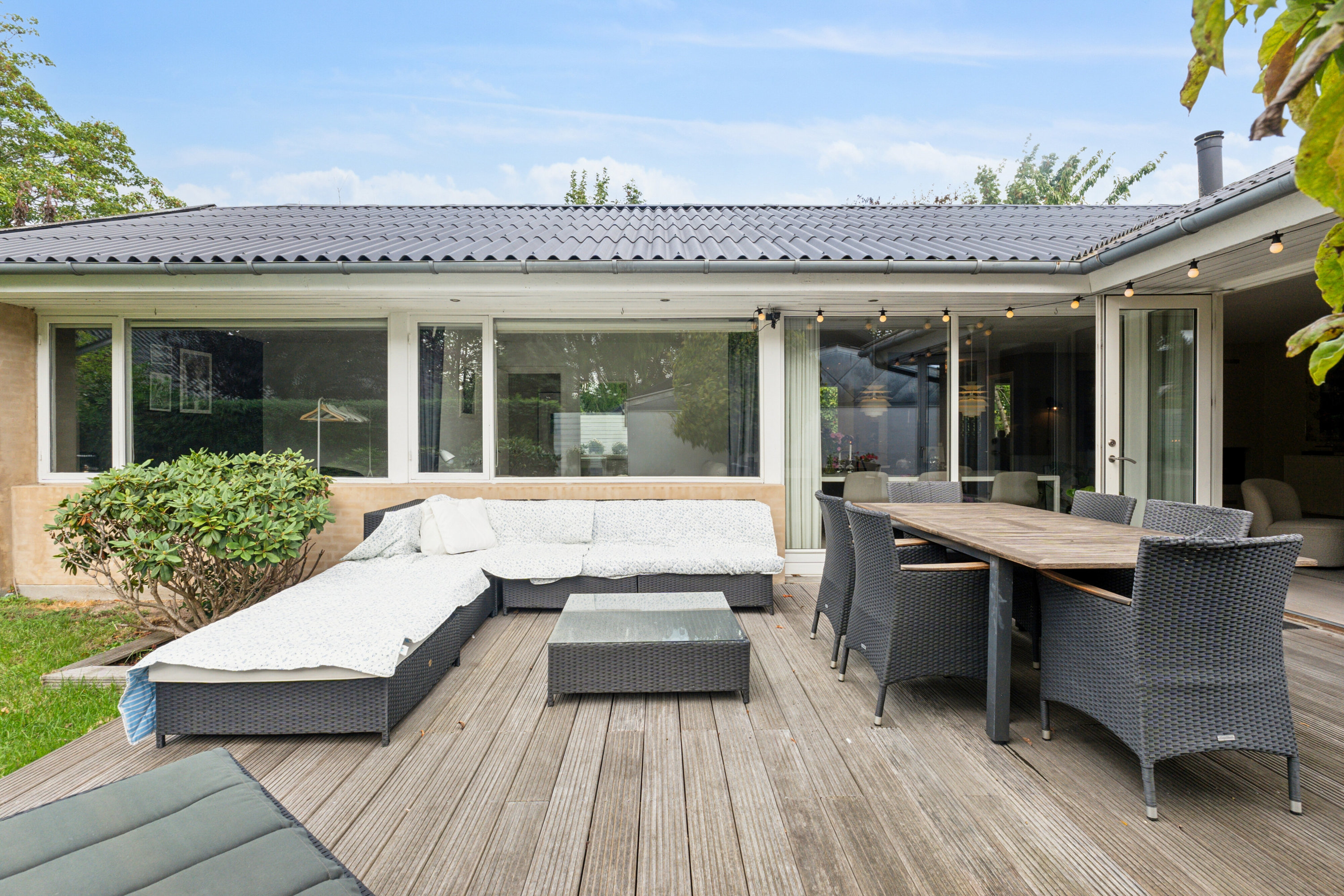 Fremhævet terrasse billede i fuldskærmstilstand. Billede af Stavnsbjergvej 16, 2650 Hvidovre