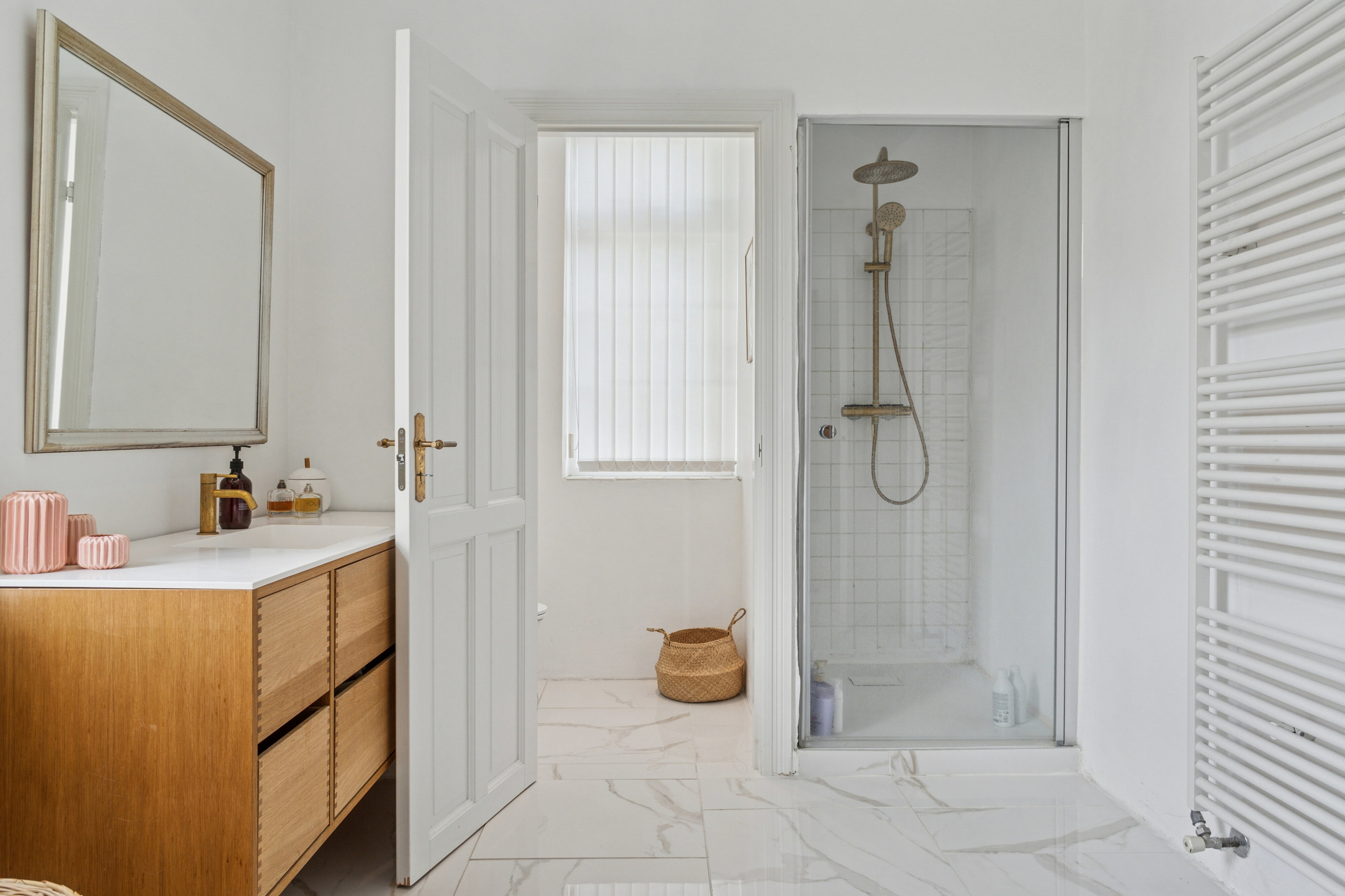 Fremhævet badeværelse billede i fuldskærmstilstand. Billede af Ildervej 18B, 8270 Højbjerg