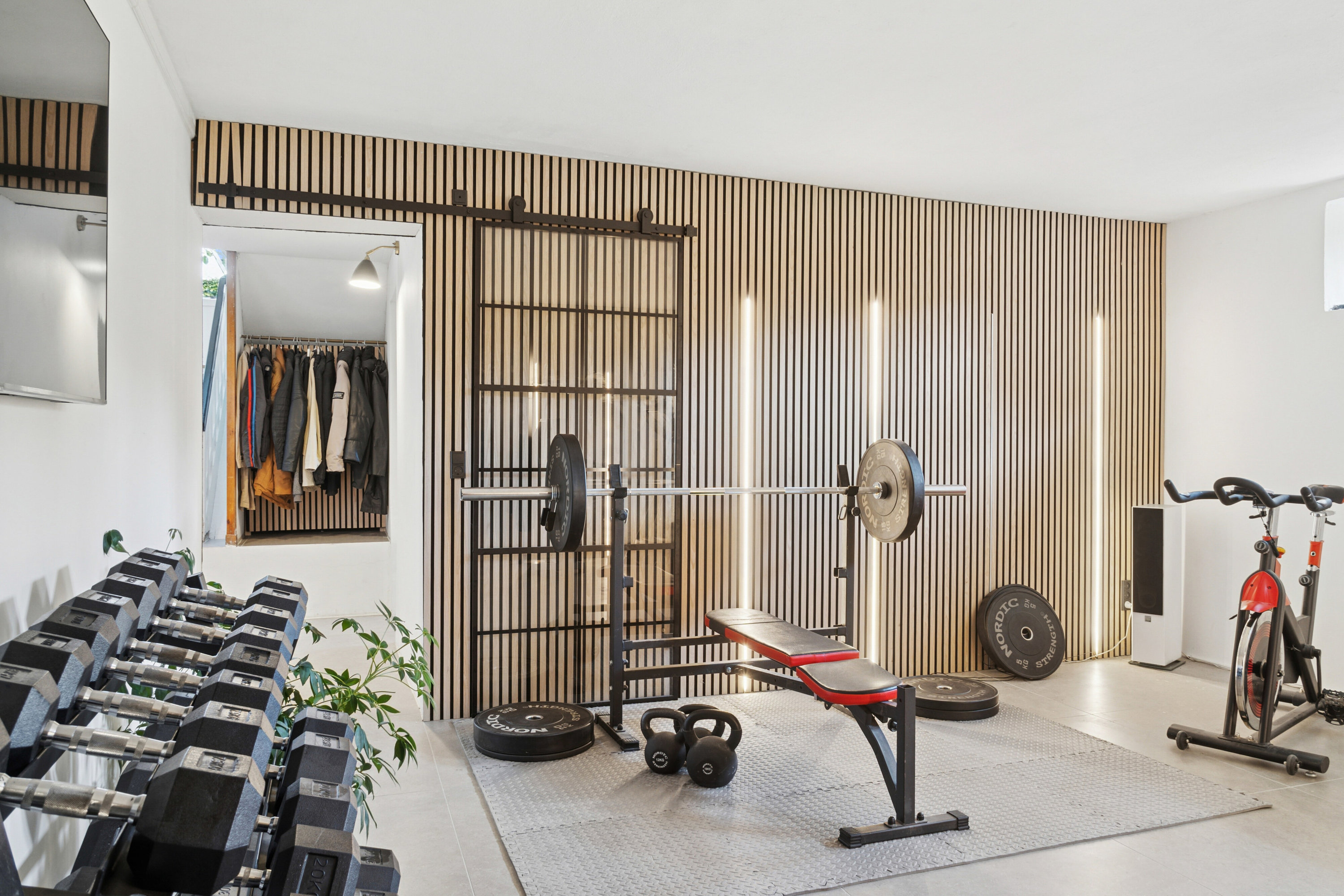 Fremhævet indendørs billede i fuldskærmstilstand. Billede af Ildervej 18B, 8270 Højbjerg