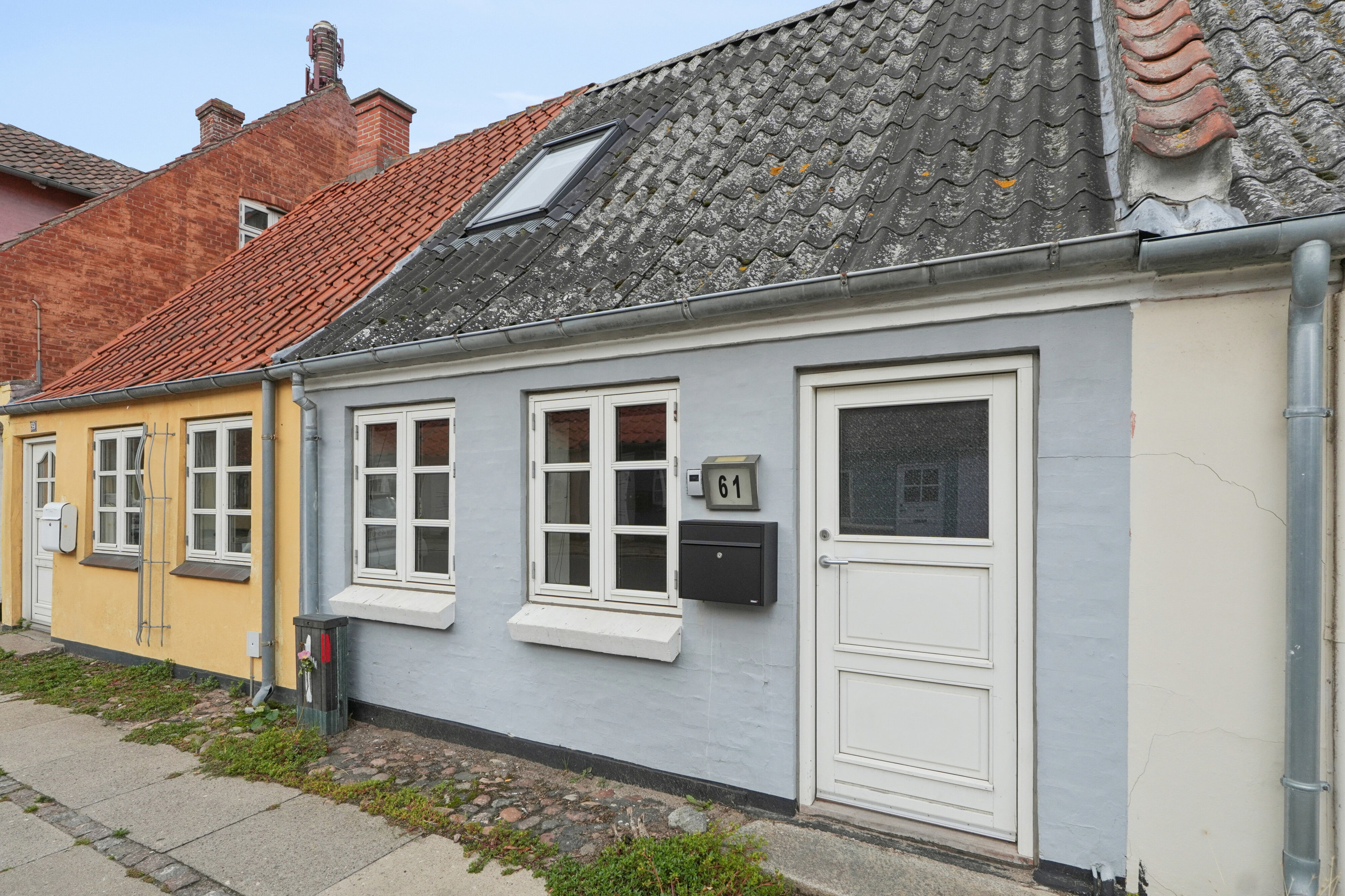 Miniaturebillede 1: set fra vejen. Billede af Nørrebro 61, 5900 Rudkøbing