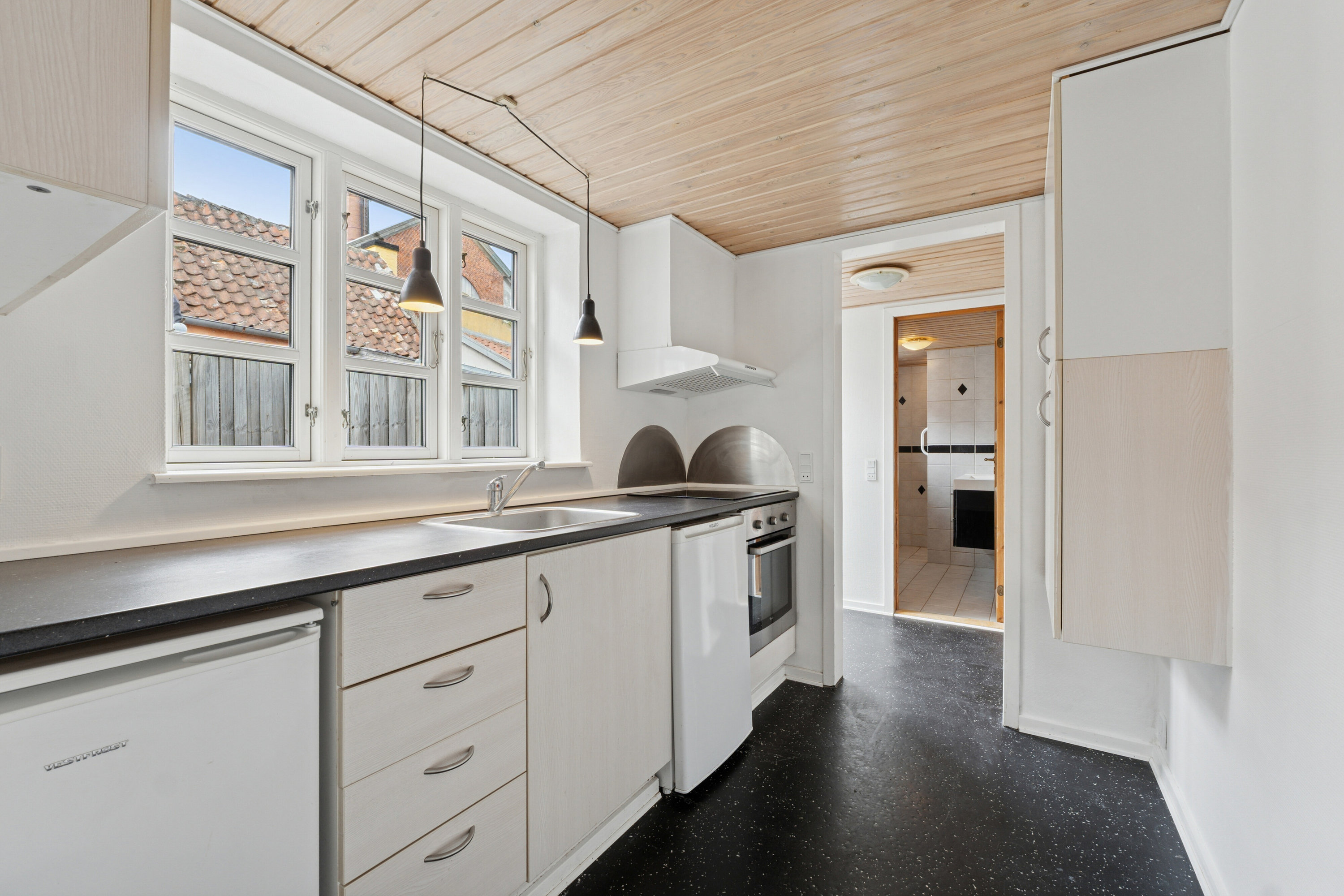 Fremhævet køkken billede i fuldskærmstilstand. Billede af Nørrebro 61, 5900 Rudkøbing