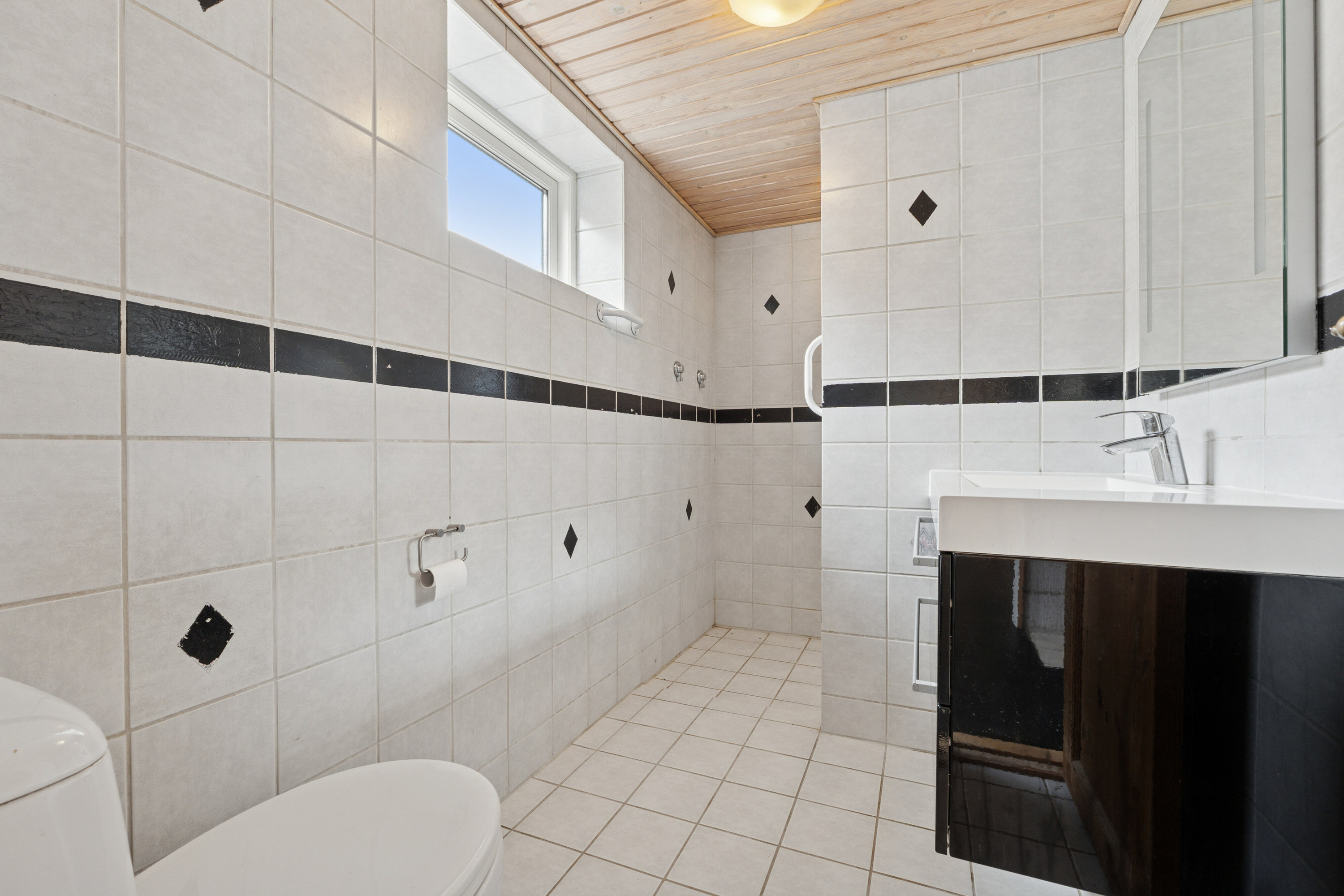 Fremhævet badeværelse billede i fuldskærmstilstand. Billede af Nørrebro 61, 5900 Rudkøbing