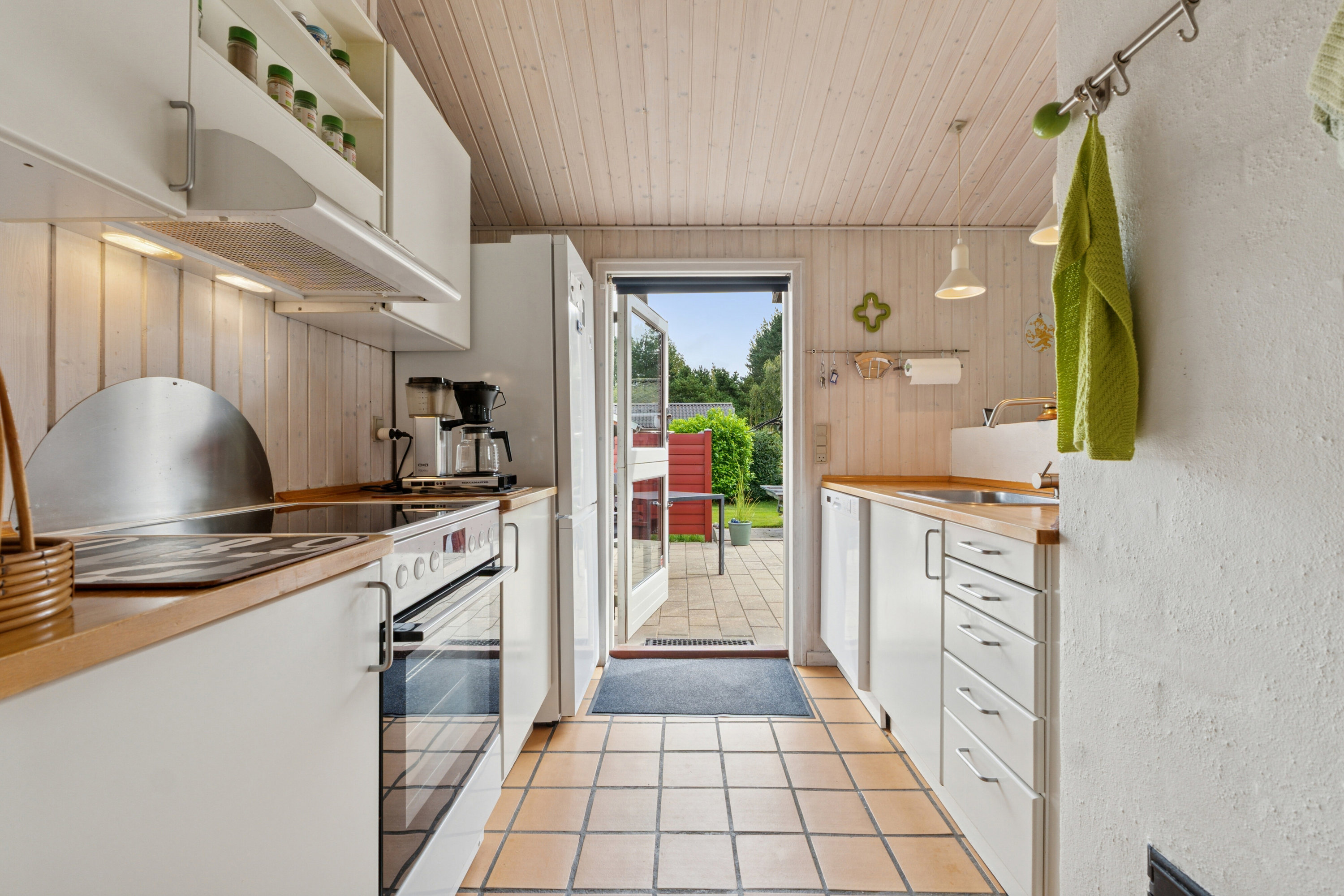 Fremhævet køkken billede i fuldskærmstilstand. Billede af Banken 18, Spodsbj Drej, 5900 Rudkøbing