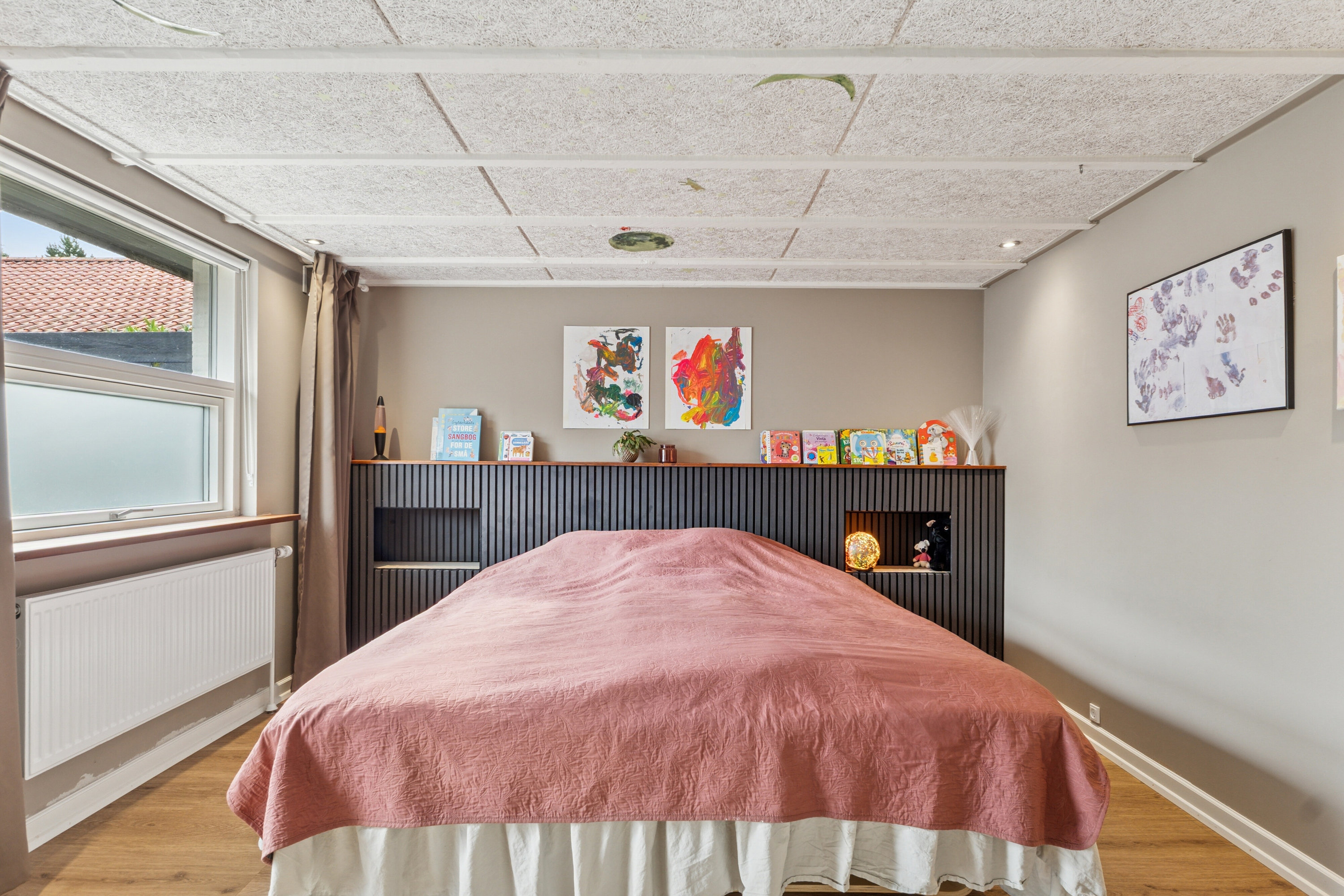 Fremhævet soveværelse billede i fuldskærmstilstand. Billede af Egernvænget 16, Korup, 5210 Odense NV