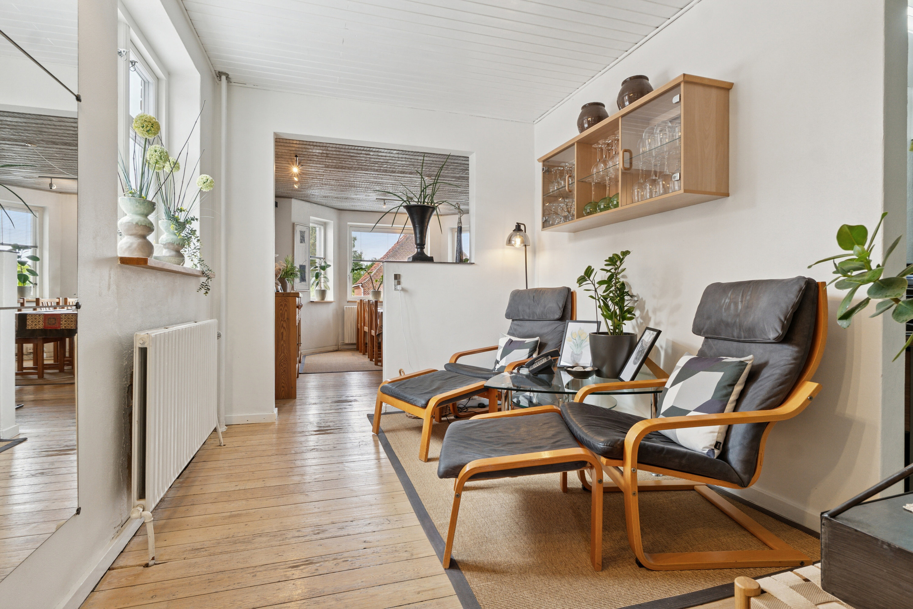Fremhævet stue billede i fuldskærmstilstand. Billede af Bernstorffsvej 23, 8260 Viby J