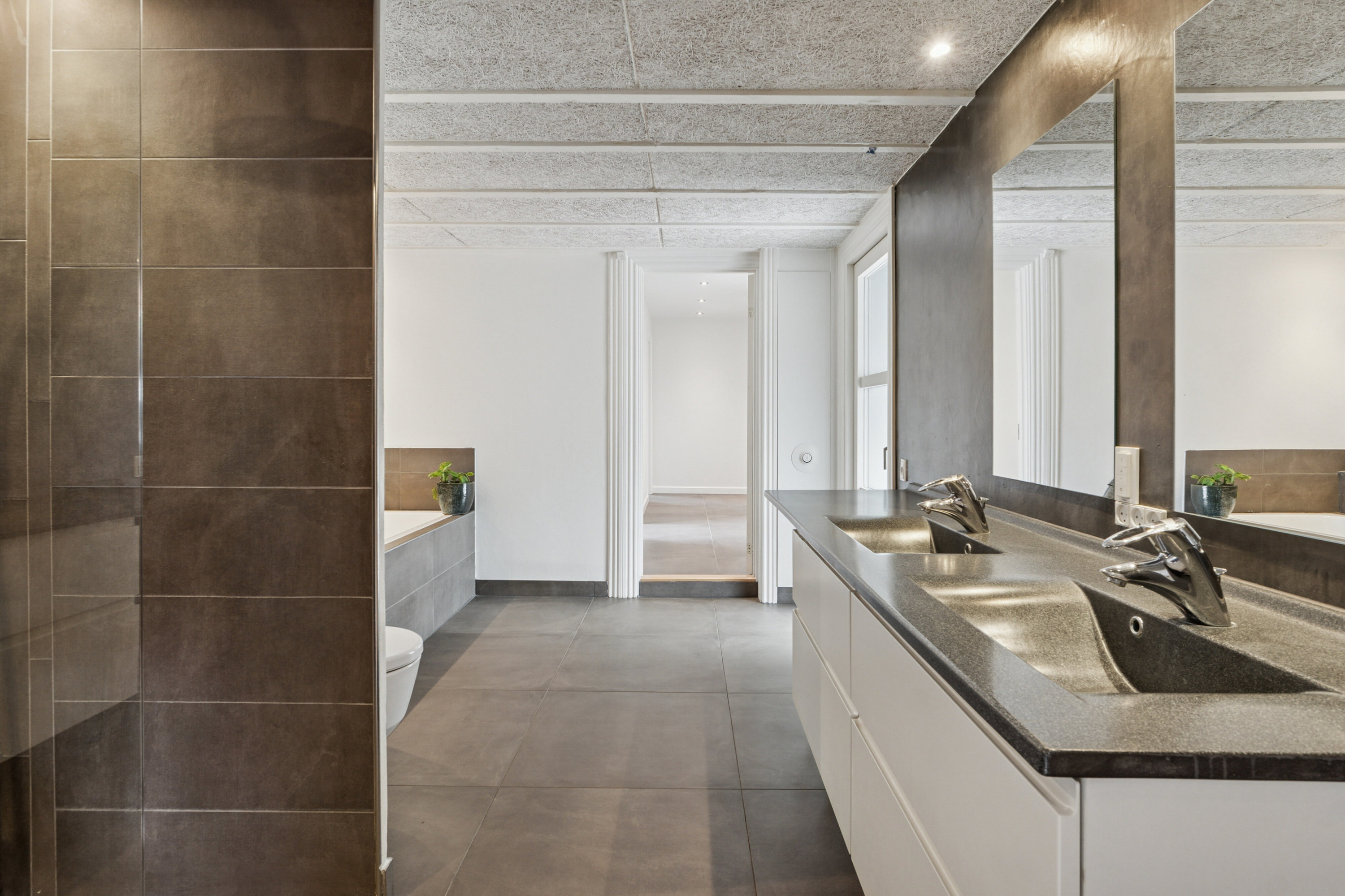 Fremhævet badeværelse billede i fuldskærmstilstand. Billede af Egernvænget 16, Korup, 5210 Odense NV