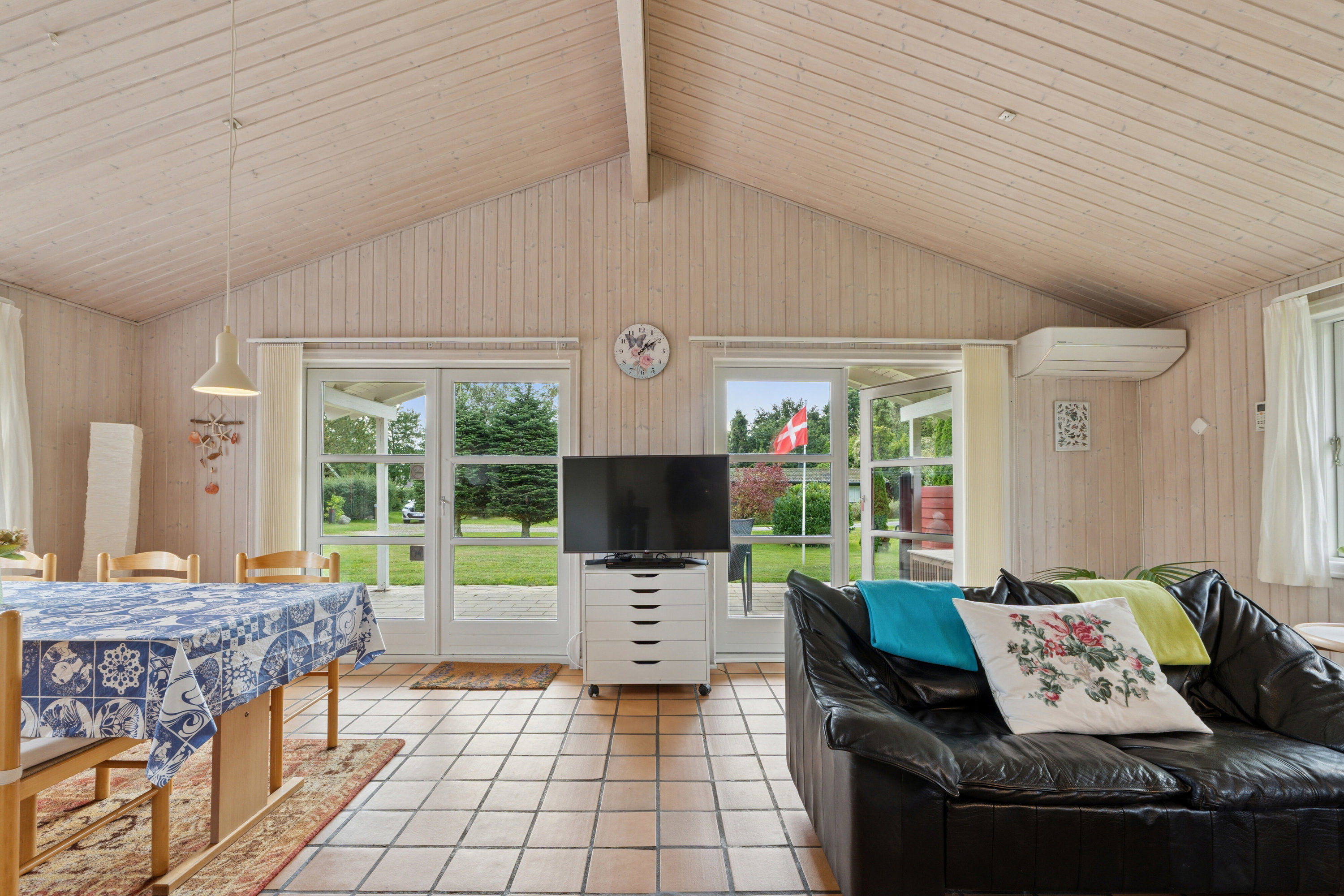 Fremhævet stue billede i fuldskærmstilstand. Billede af Banken 18, Spodsbj Drej, 5900 Rudkøbing