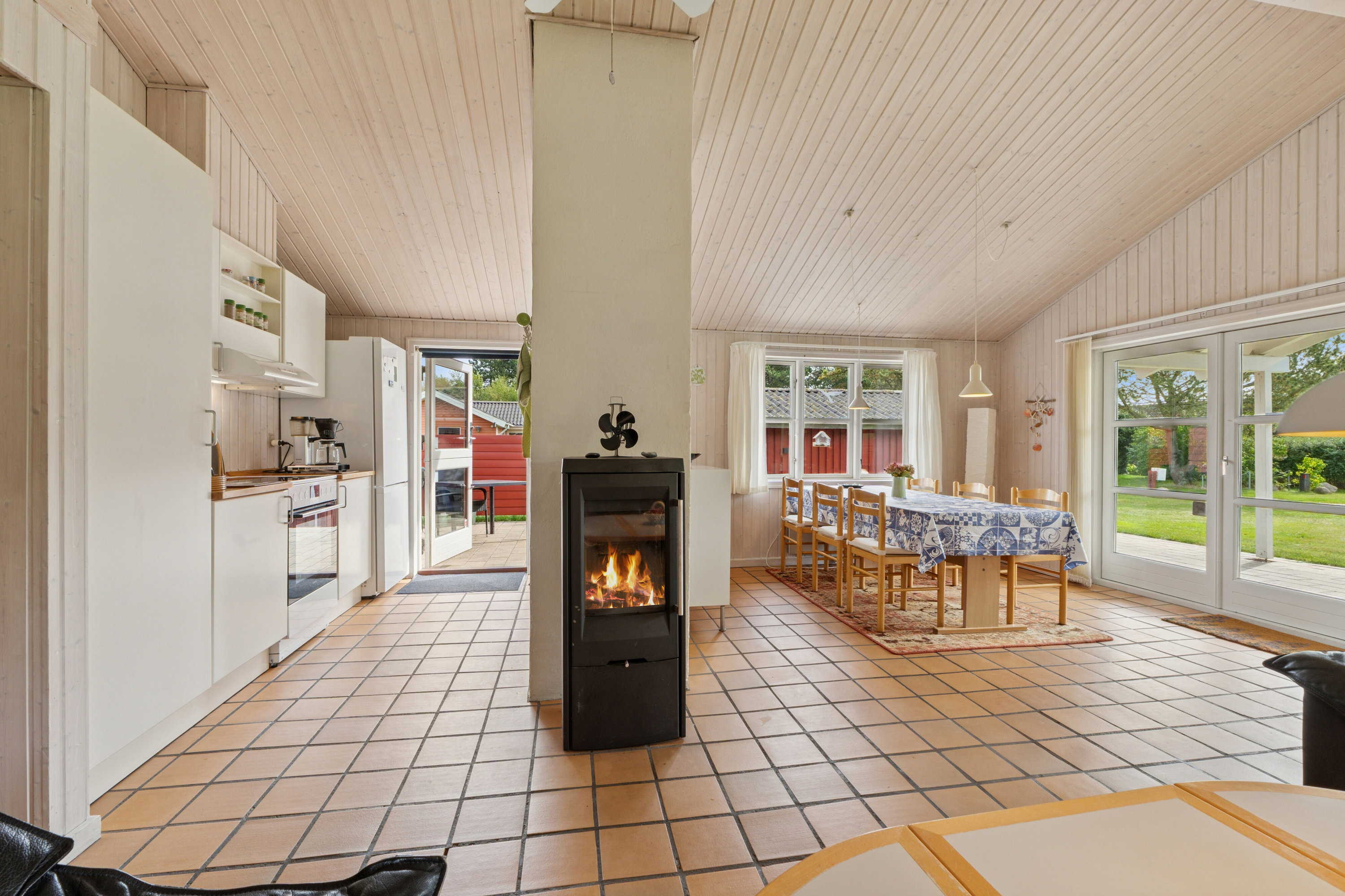 Fremhævet stue billede i fuldskærmstilstand. Billede af Banken 18, Spodsbj Drej, 5900 Rudkøbing