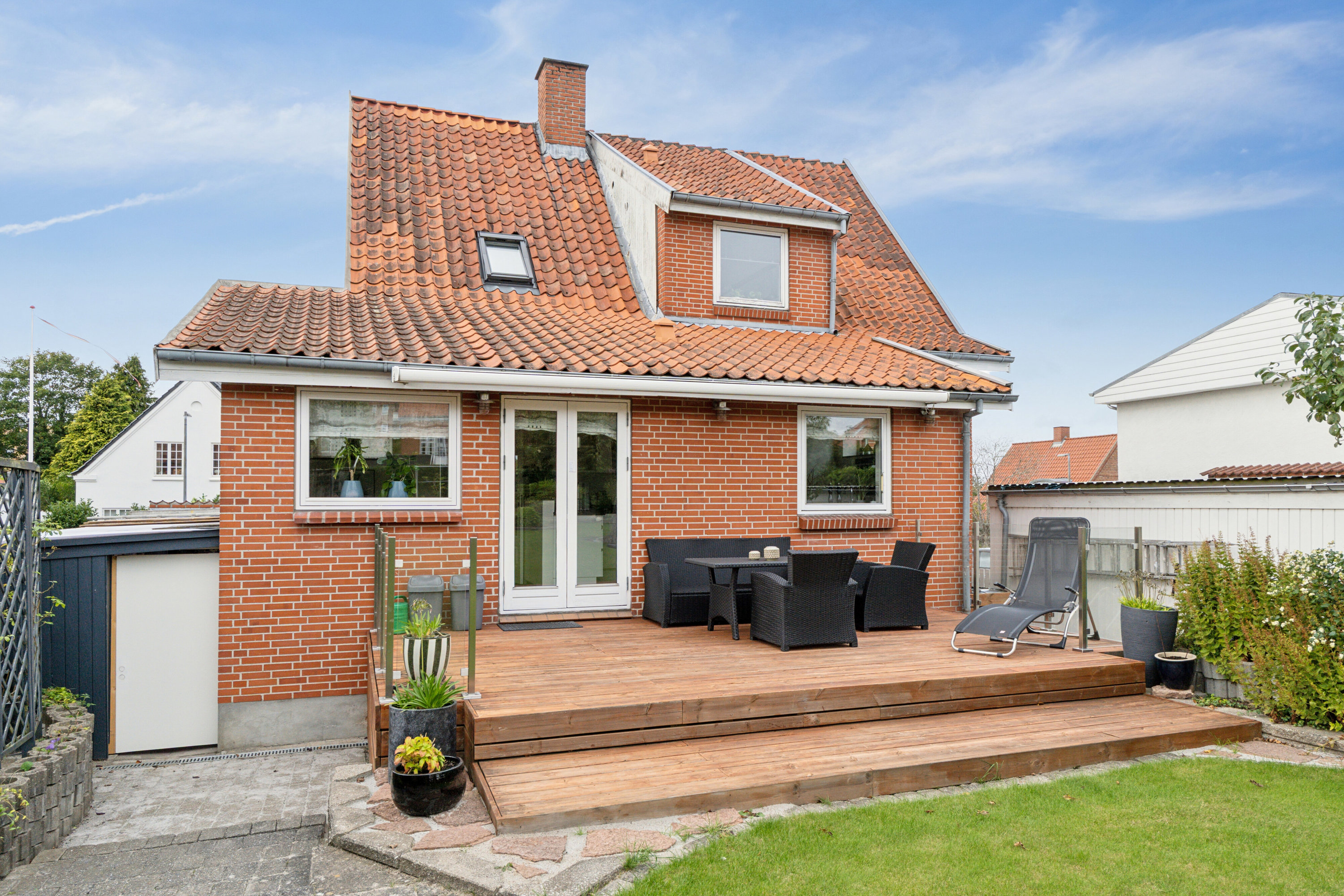 Fremhævet terrasse billede i fuldskærmstilstand. Billede af Bernstorffsvej 23, 8260 Viby J