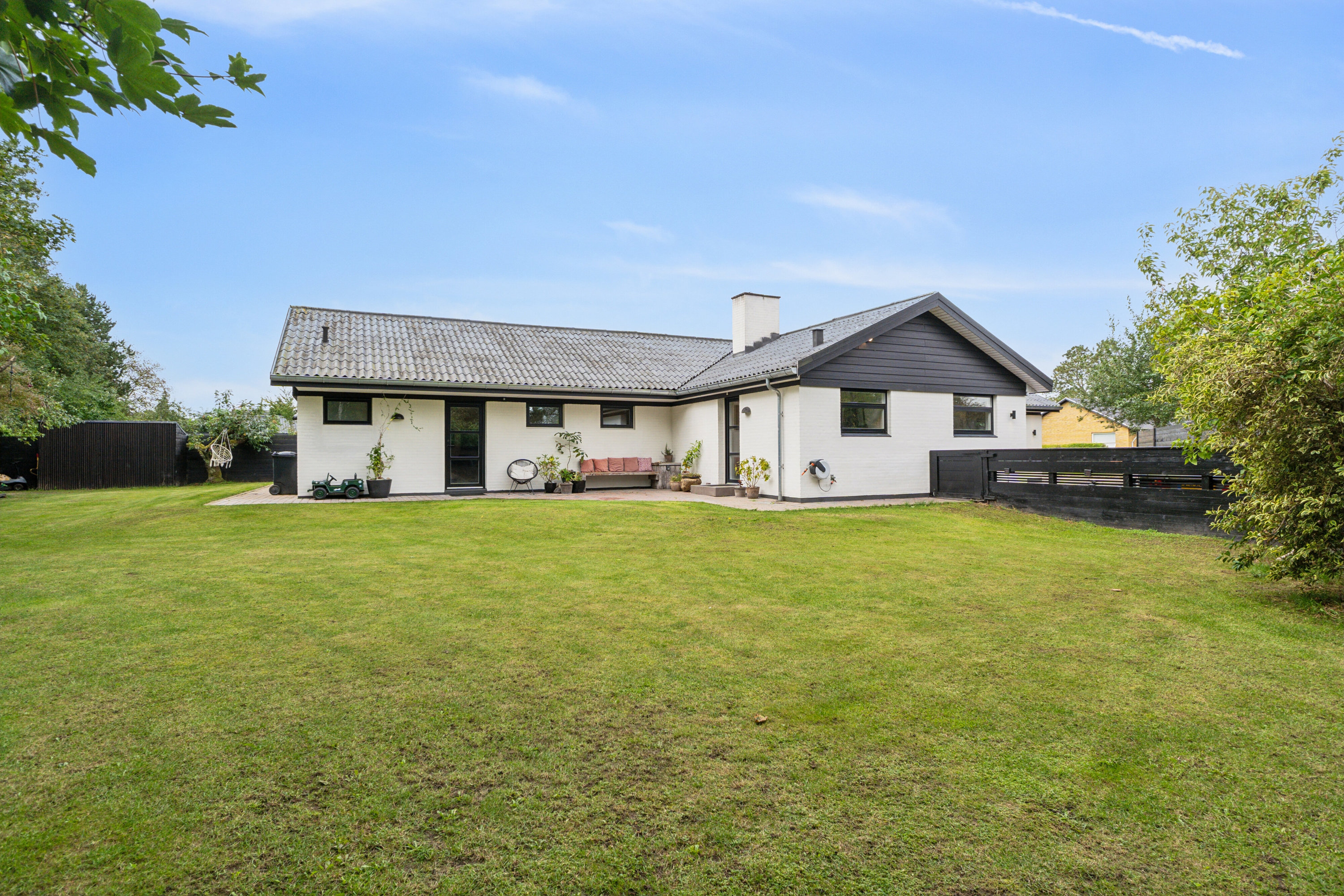 Villa: Set fra haven på Egernvænget 16, Korup, 5210 Odense NV