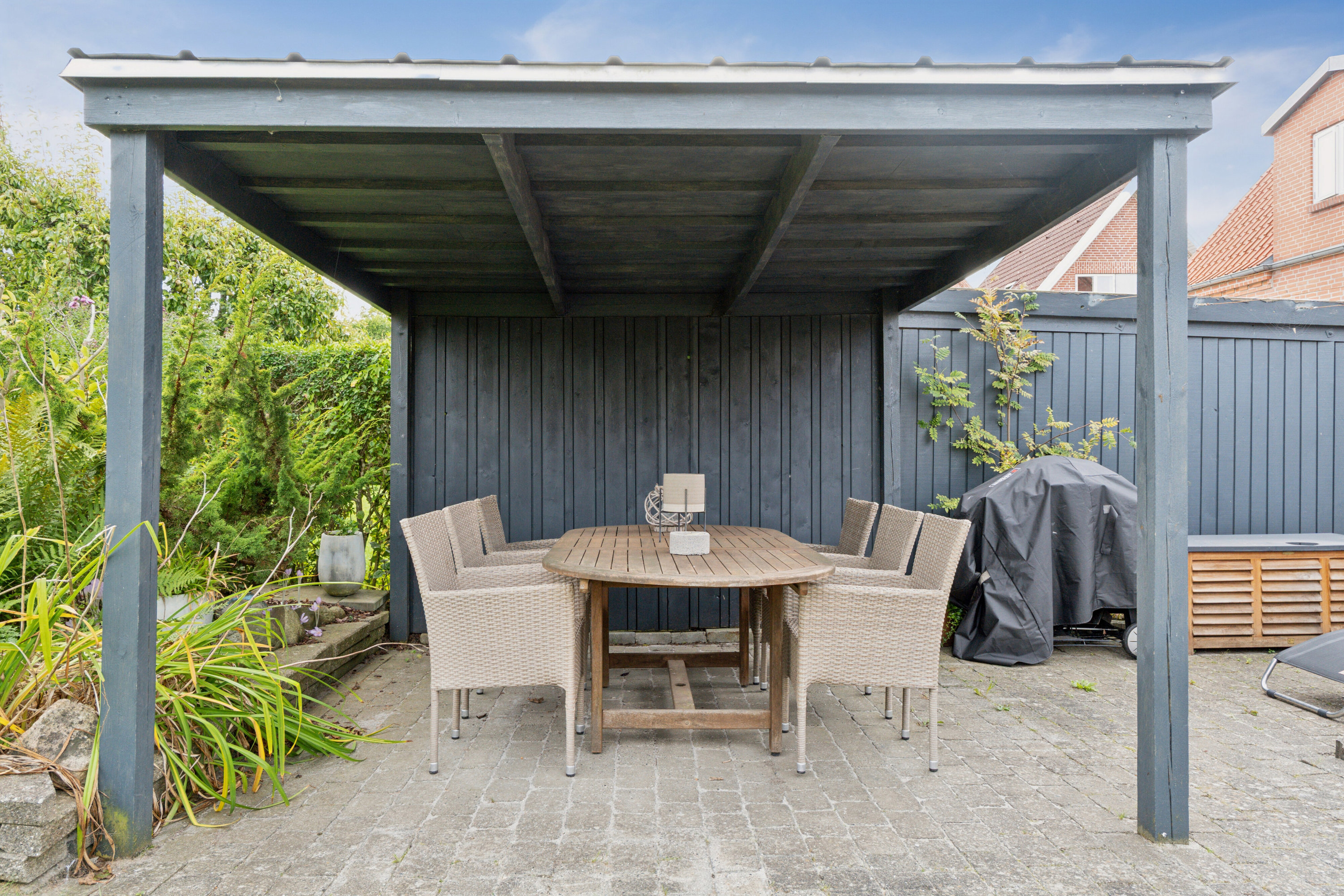 Fremhævet overdækket terrasse billede i fuldskærmstilstand. Billede af Bernstorffsvej 23, 8260 Viby J