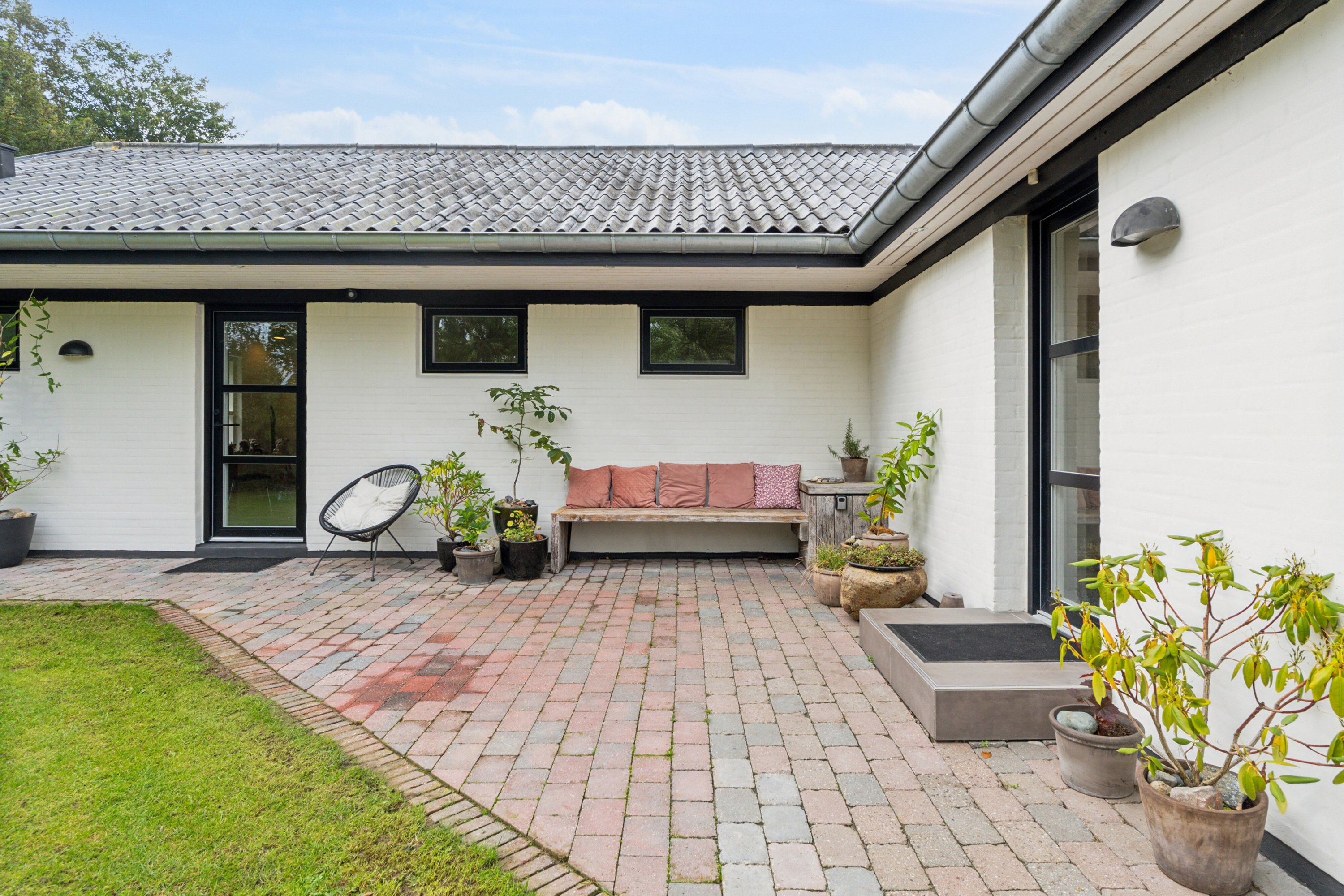 Miniaturebillede 1: udendørs. Billede af Egernvænget 16, Korup, 5210 Odense NV